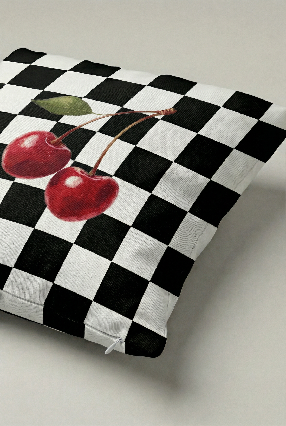 Kiraz Desenli Dama Kırlent Kılıfı 009 – Retro 45x45 cm Dekoratif Yastık Kılıfı