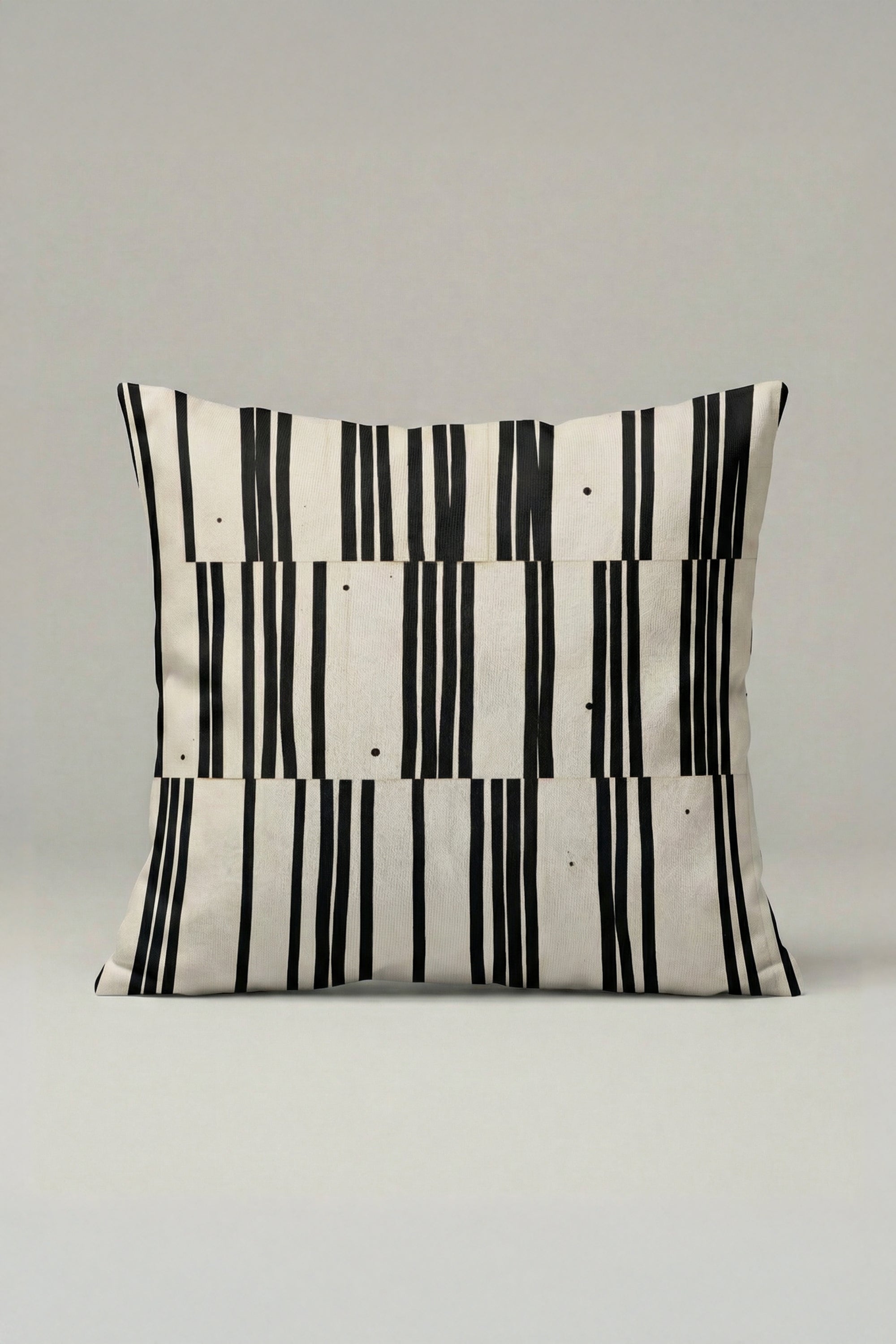 Çizgisel Geometrik Kırlent Kılıfı 012 – Modern 45x45 cm Dekoratif Yastık Kılıfı