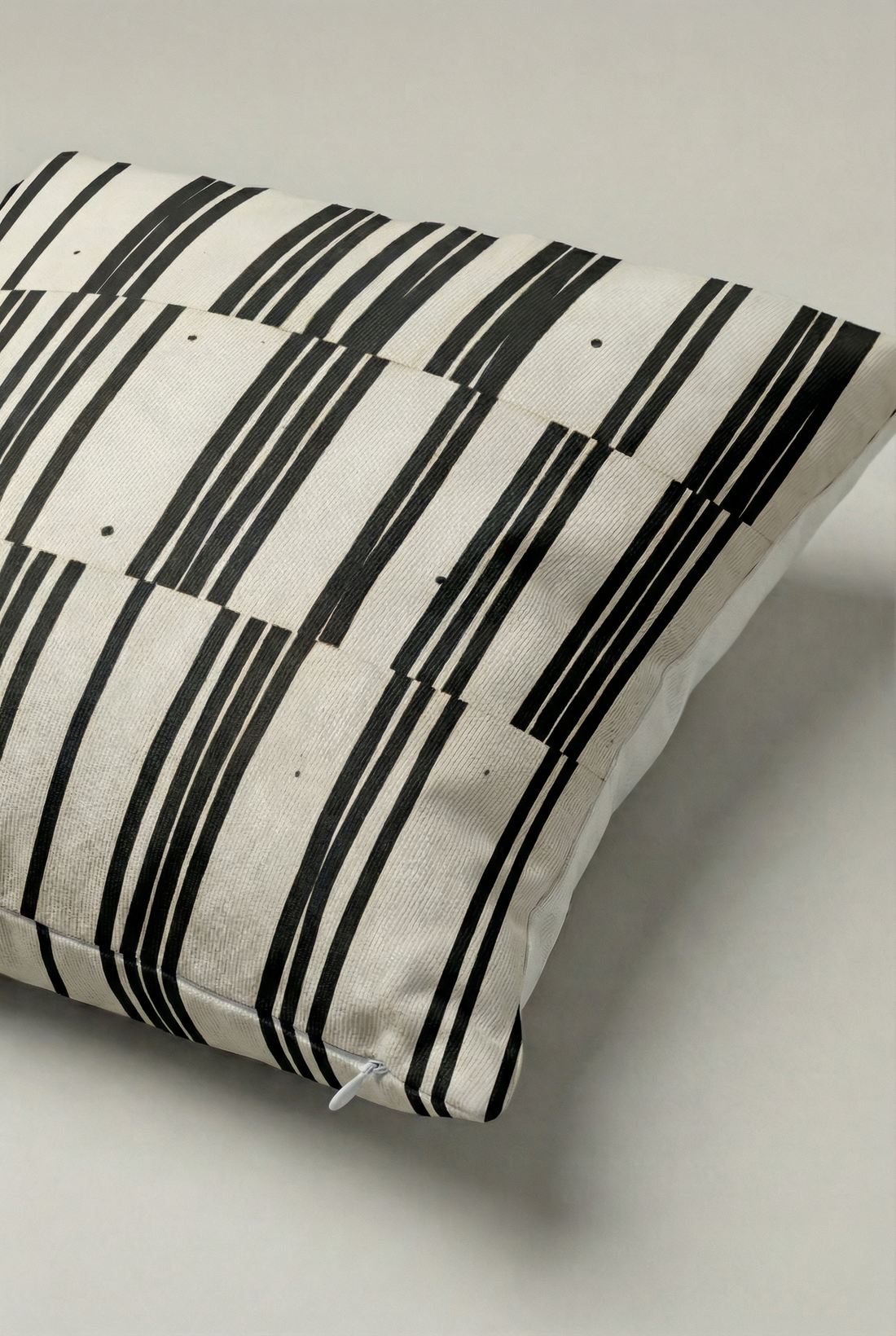 Çizgisel Geometrik Kırlent Kılıfı 012 – Modern 45x45 cm Dekoratif Yastık Kılıfı