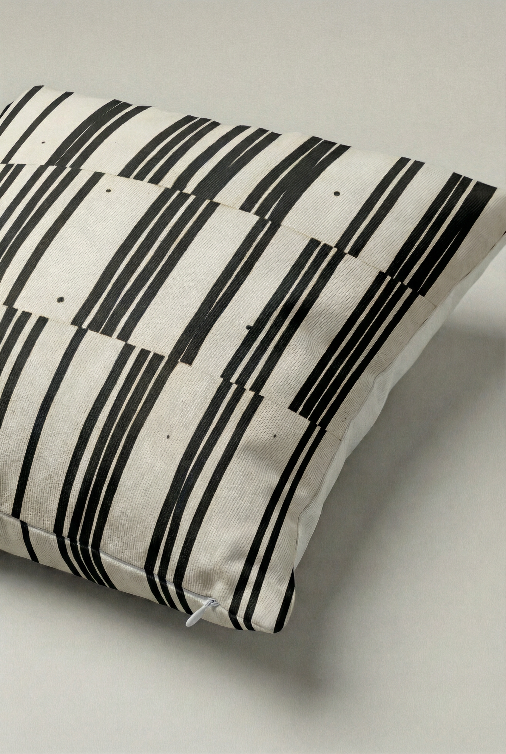 Çizgisel Geometrik Kırlent Kılıfı 012 – Modern 45x45 cm Dekoratif Yastık Kılıfı