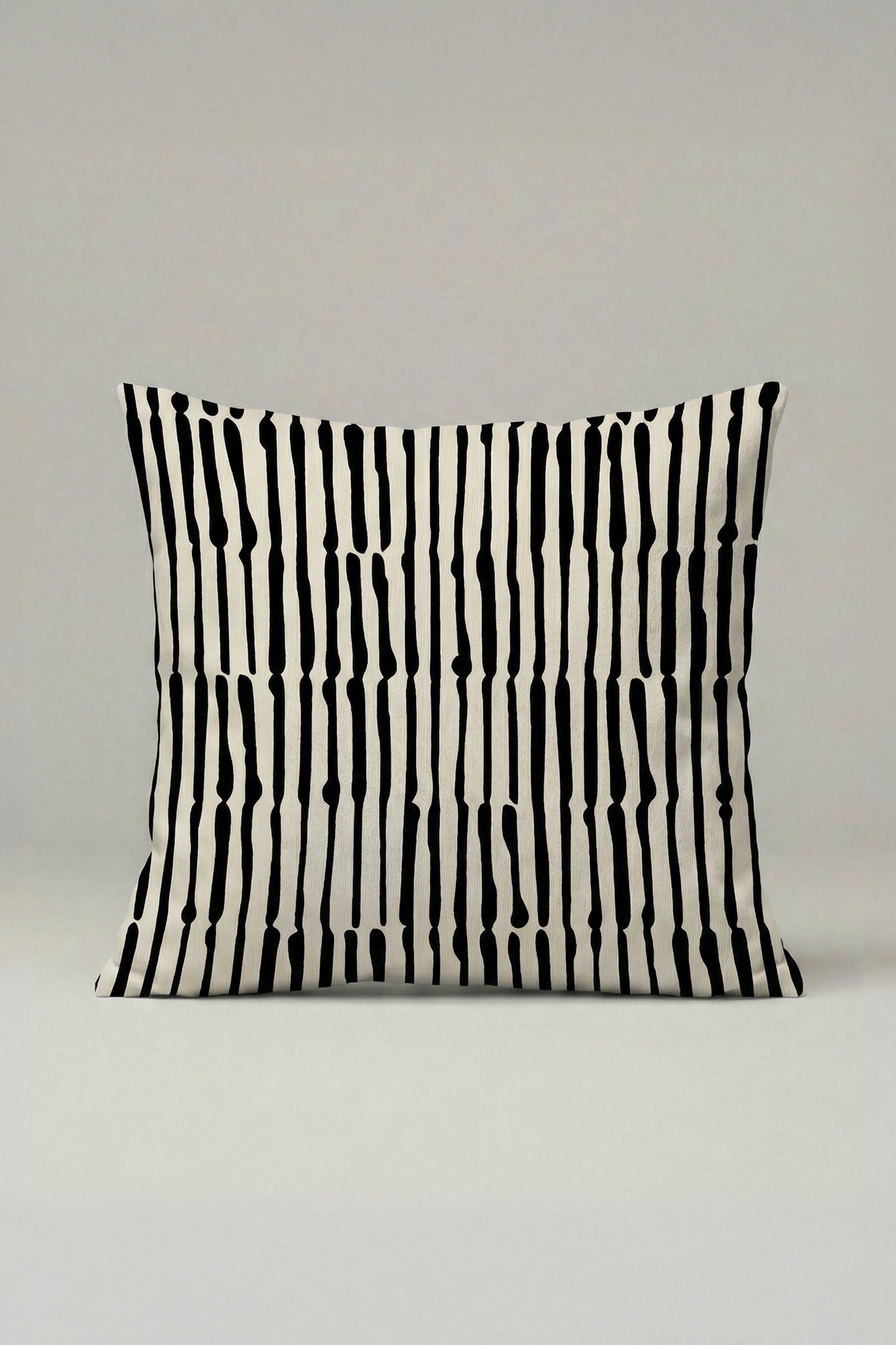 Soyut Çizgi Desenli Kırlent Kılıfı 013 – Modern 45x45 cm Dekoratif Yastık Kılıfı