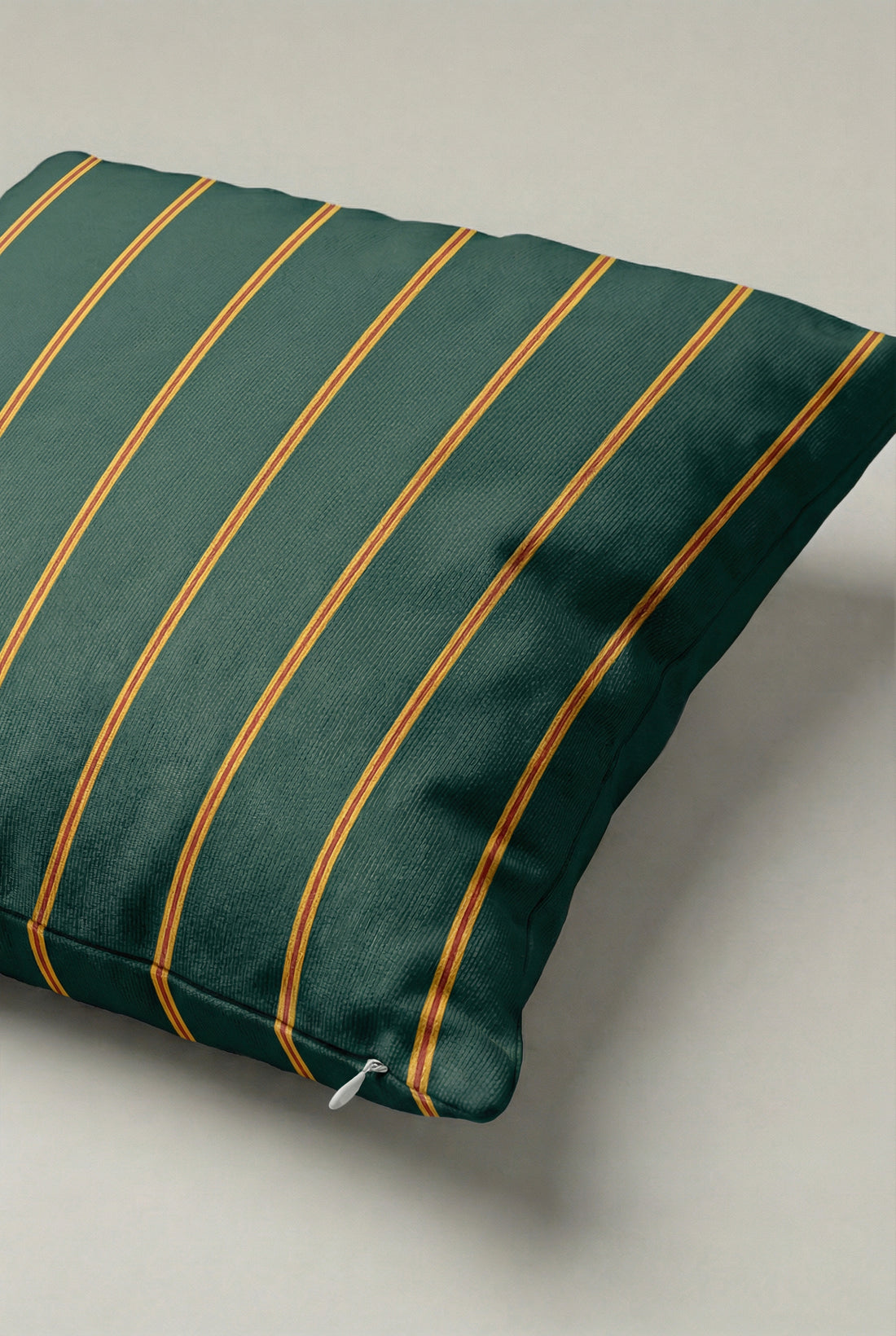 Yeşil Klasik Çizgili Kırlent Kılıfı 015 – 45x45 cm Dekoratif Yastık Kılıfı