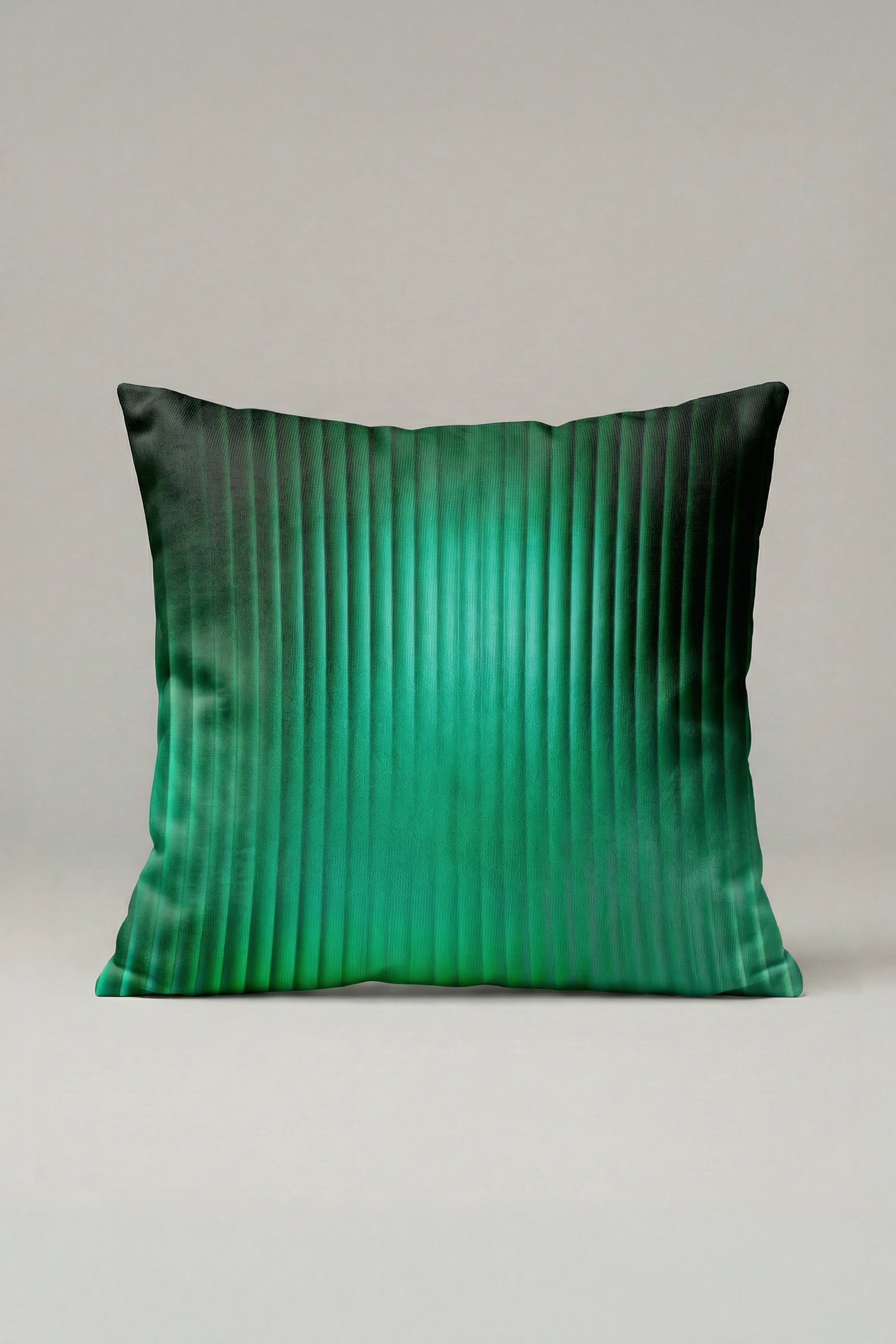 Yeşil Geçişli Çizgili Kırlent Kılıfı 034 – Modern Dekoratif Kadife Dokulu Yastık Kılıfı 45x45 cm