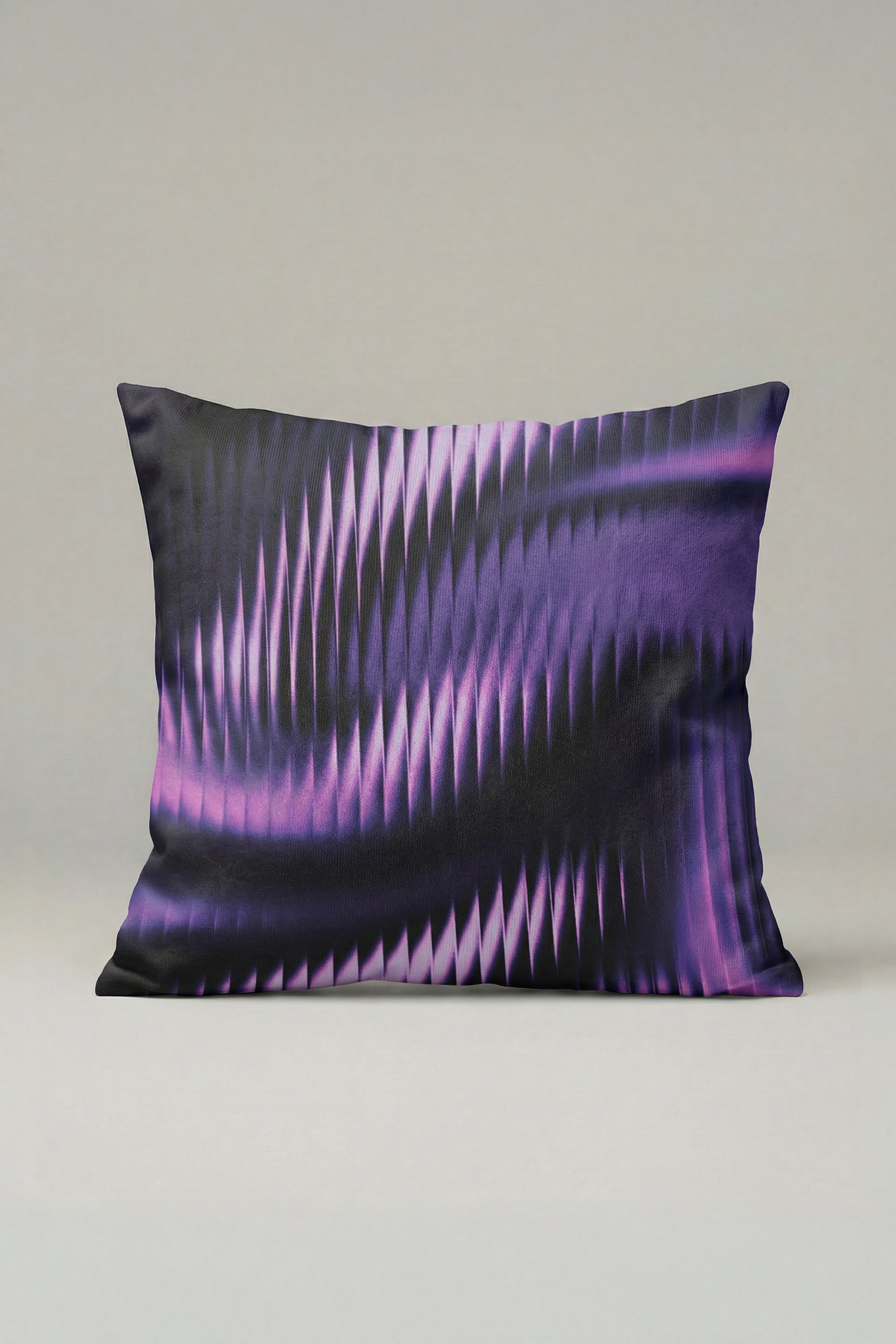 Mor Işık Efektli Soyut Desenli Kırlent Kılıfı 038 – Modern Dekoratif Yastık Kılıfı 45x45 cm