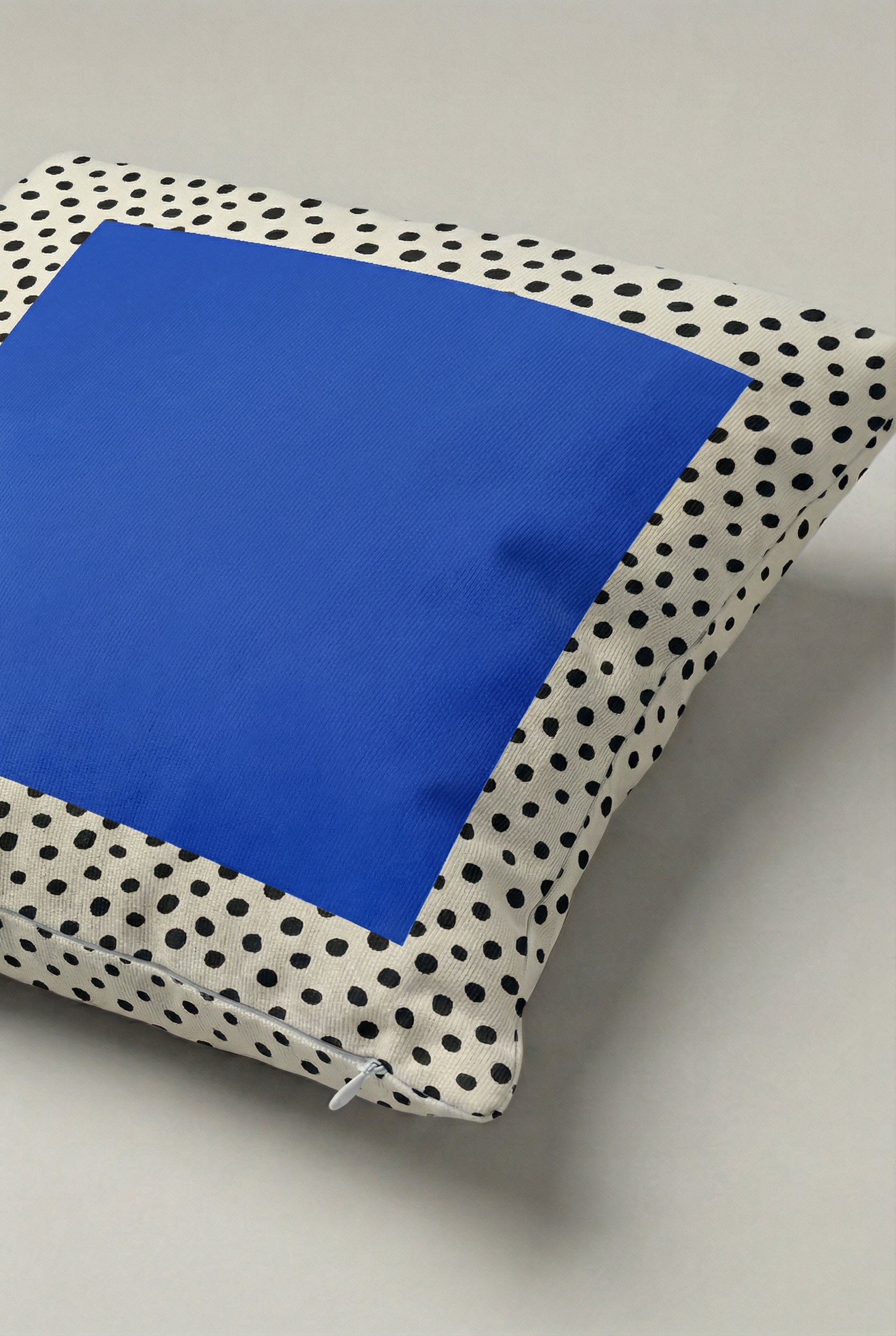 Blue Frame Kırlent Kılıfı 047 – Modern 45x45 cm Dekoratif Yastık Kılıfı