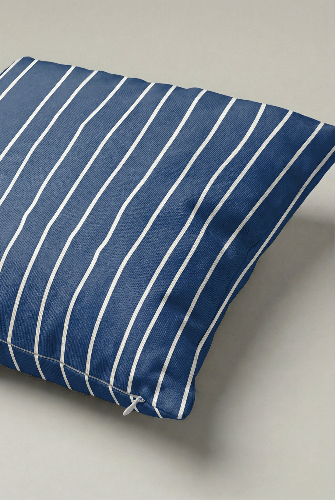 Navy Line Kırlent Kılıfı 048 – Çizgili Modern 45x45 cm Dekoratif Yastık Kılıfı