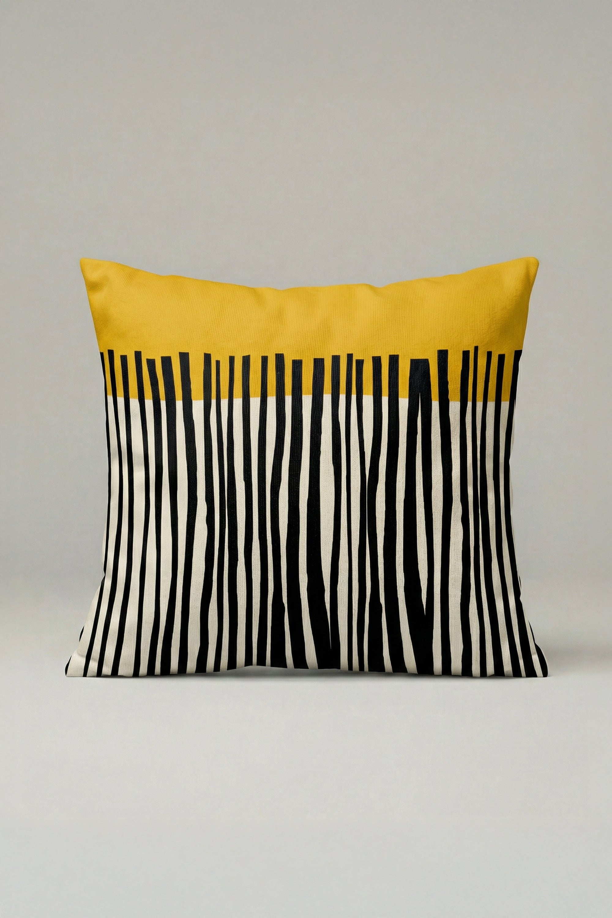 Sarı Blok Detaylı Siyah Çizgili Modern Kırlent Kılıfı 053 – Minimal Dekoratif Yastık Kılıfı 45x45 cm