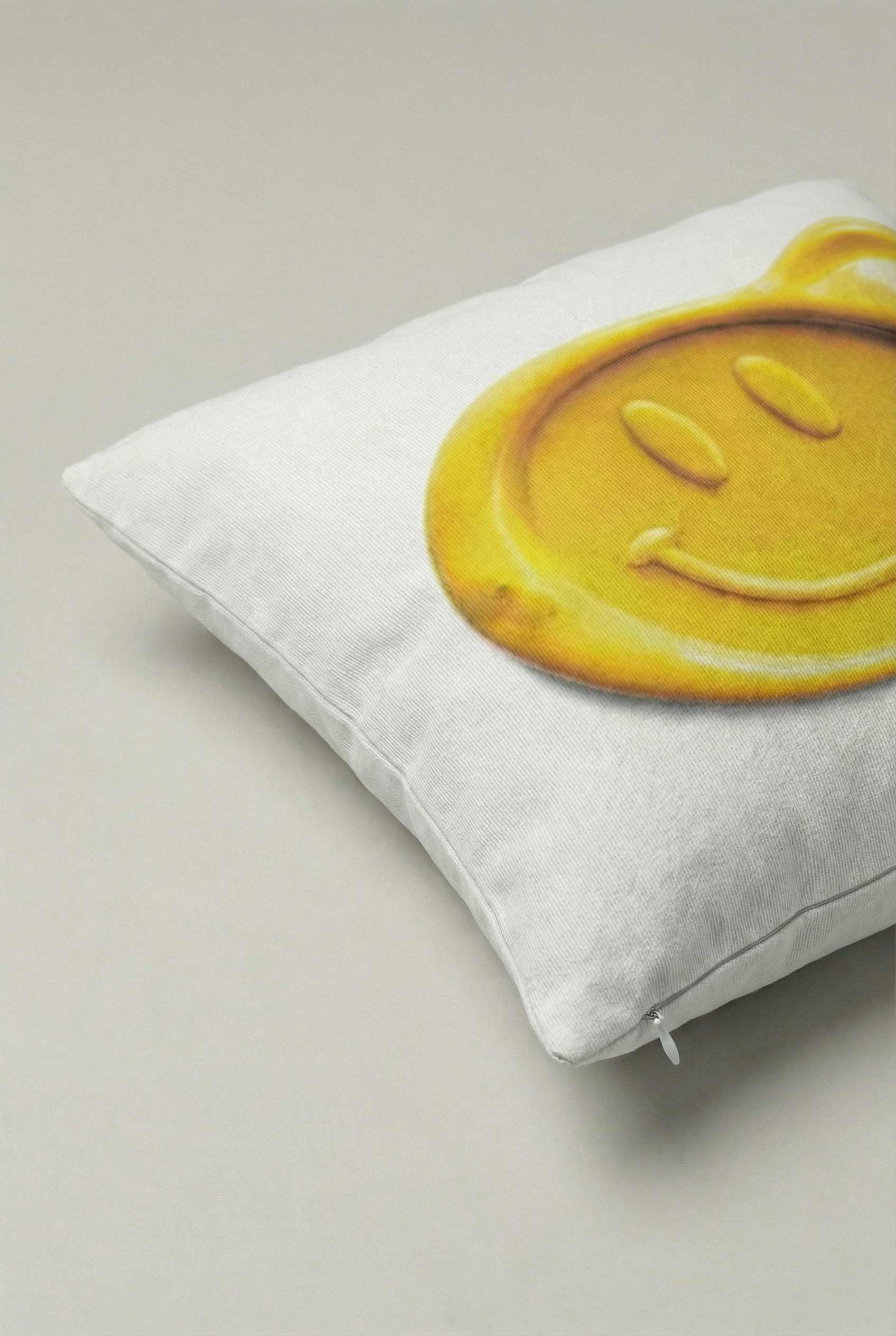 Sarı Smiley Desenli Modern Kırlent Kılıfı 055 – Eğlenceli Dekoratif Yastık Kılıfı 45x45 cm