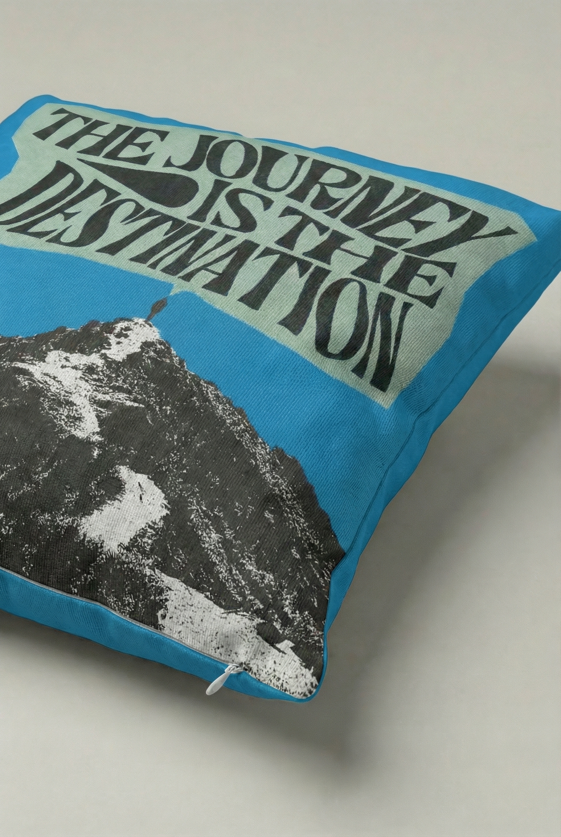 Dağ Manzaralı Dekoratif Kırlent Kılıfı 080 – Motivasyon & Modern Tasarım 45x45 cm