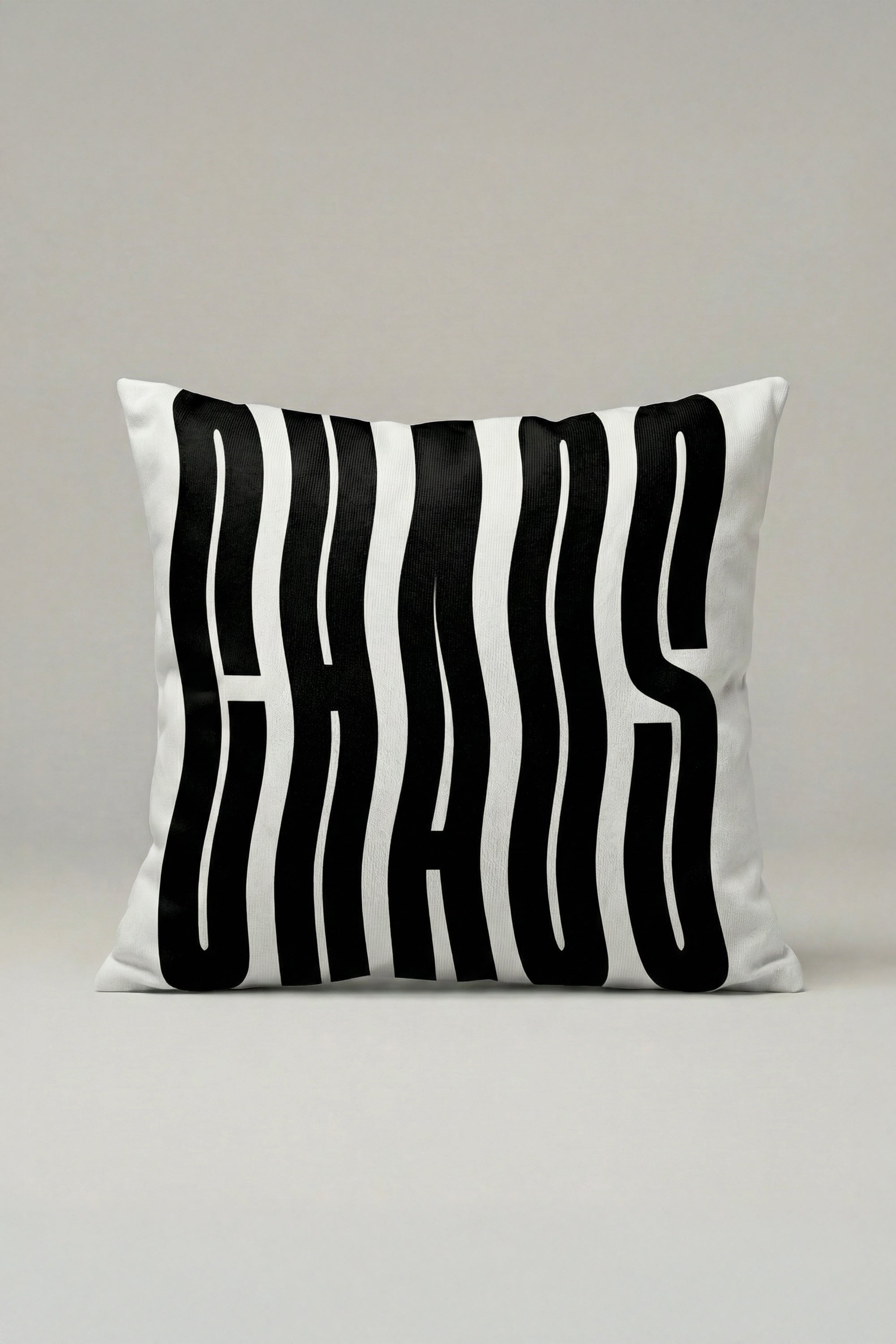 Chaos Tipografi Kırlent Kılıfı 082 – Modern 45x45 cm Dekoratif Yastık Kılıfı