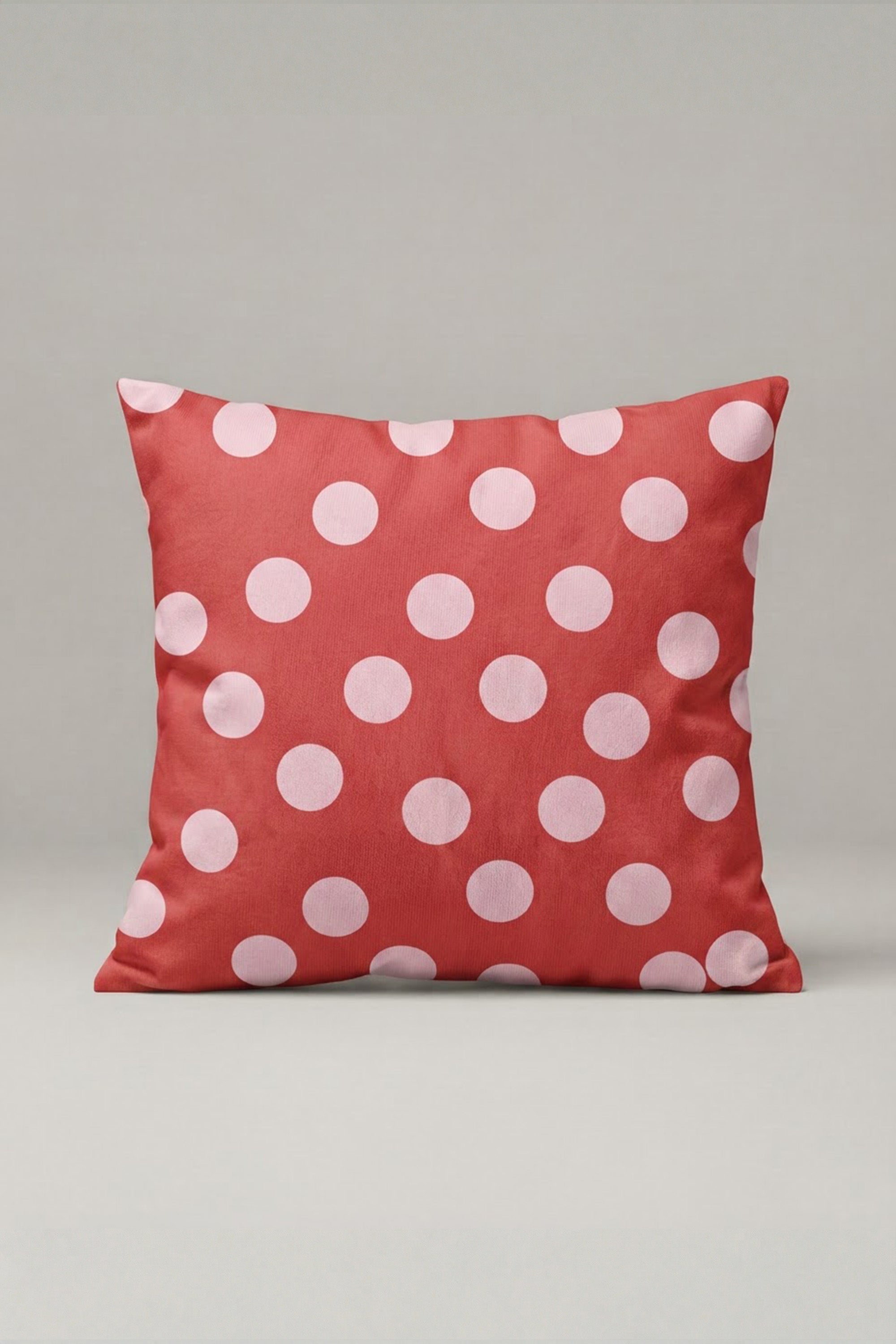 Mercan Pembe Beyaz Puantiyeli Kırlent Kılıfı 106 – Coral Dot Pop Tasarım 45x45 cm ürün görseli 1
