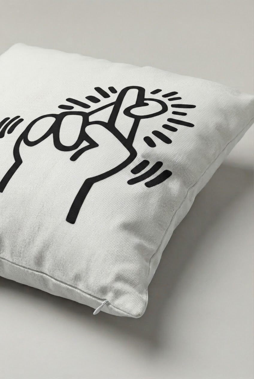 Siyah Beyaz El İllüstrasyonlu Kırlent Kılıfı 107 – Hand Signal Art Tasarım 45x45 cm ürün görseli 2