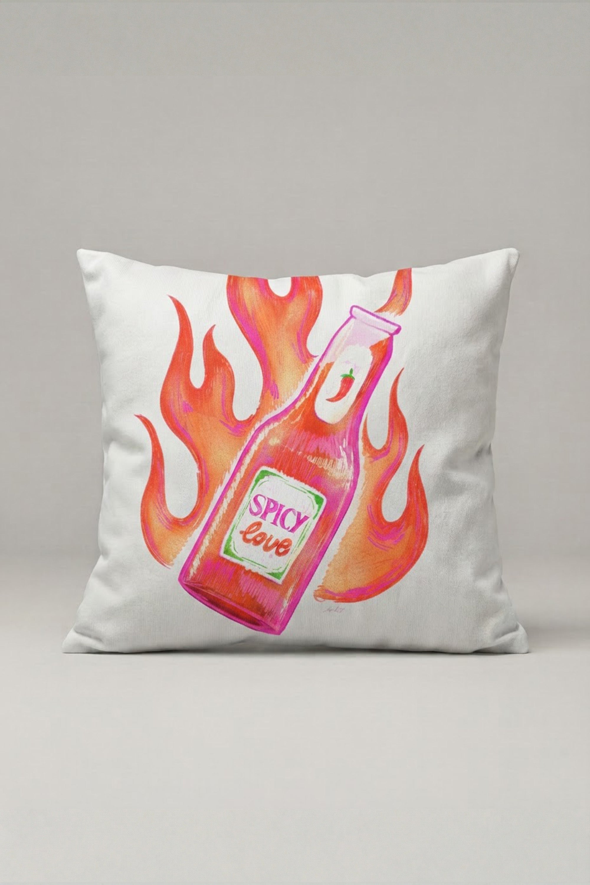Alevli Acı Sos Şişesi Desenli Kırlent Kılıfı 108 – Spicy Flame Tasarım 45x45 cm ürün görseli 1
