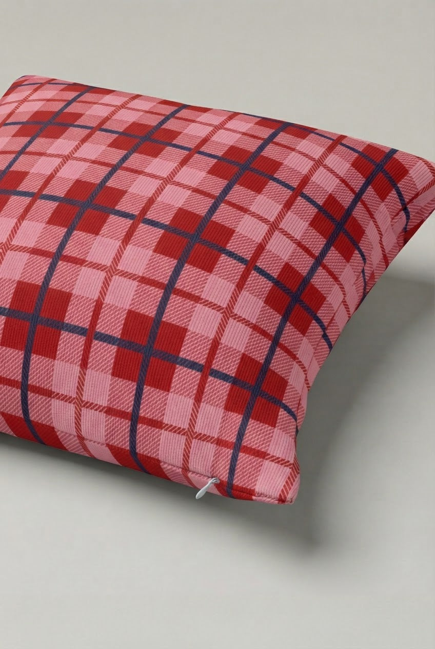 Kırmızı Pembe Ekose Desenli Kırlent Kılıfı 109 – Ruby Tartan Tasarım 45x45 cm ürün görseli 2