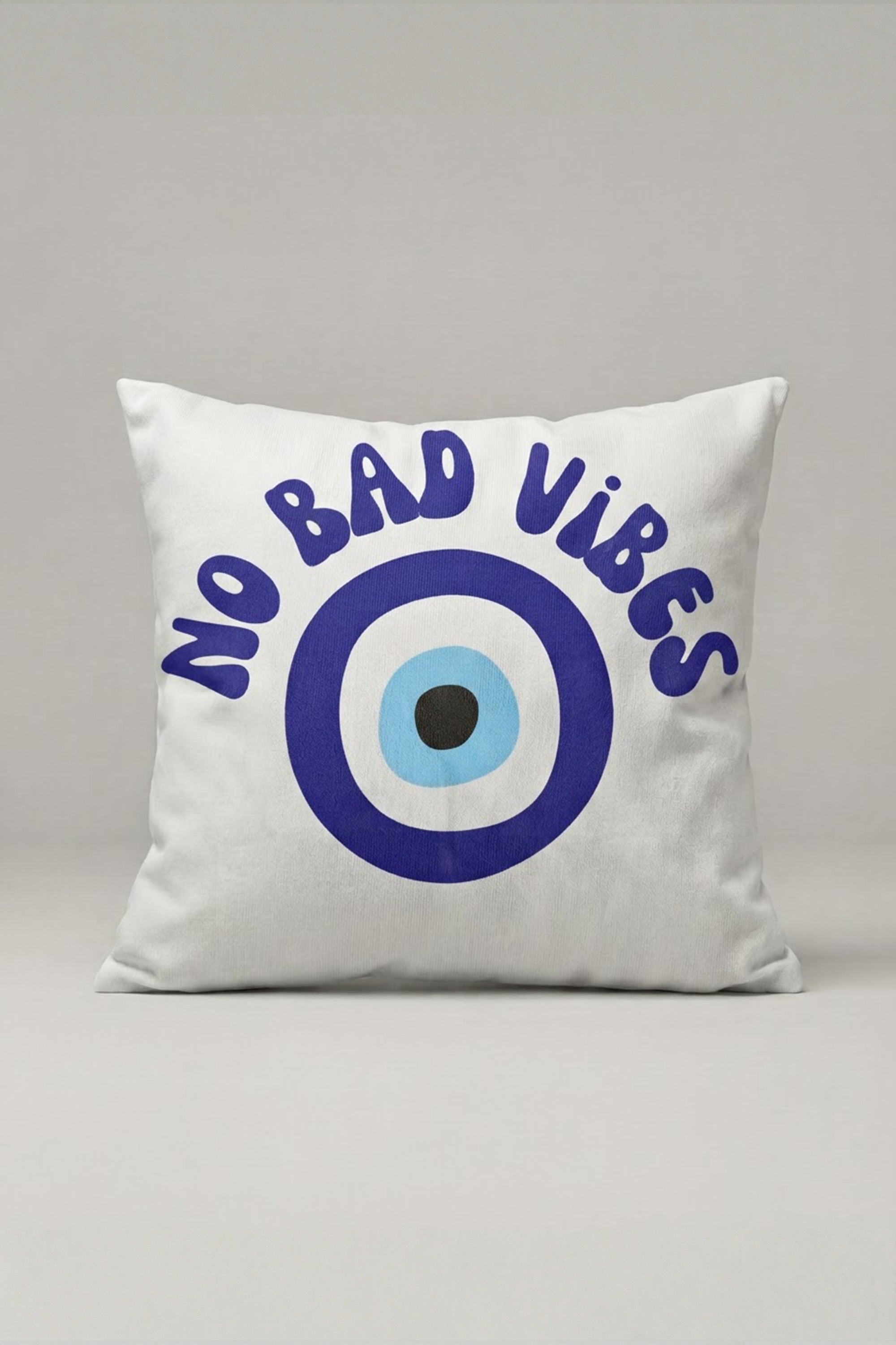 Nazar Boncuklu No Bad Vibes Yazılı Kırlent Kılıfı 110 – Evil Eye Vibes Tasarım 45x45 cm ürün görseli 1