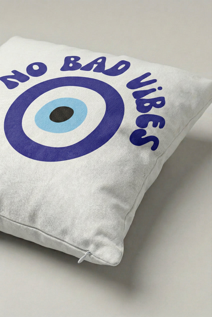 Nazar Boncuklu No Bad Vibes Yazılı Kırlent Kılıfı 110 – Evil Eye Vibes Tasarım 45x45 cm ürün görseli 2
