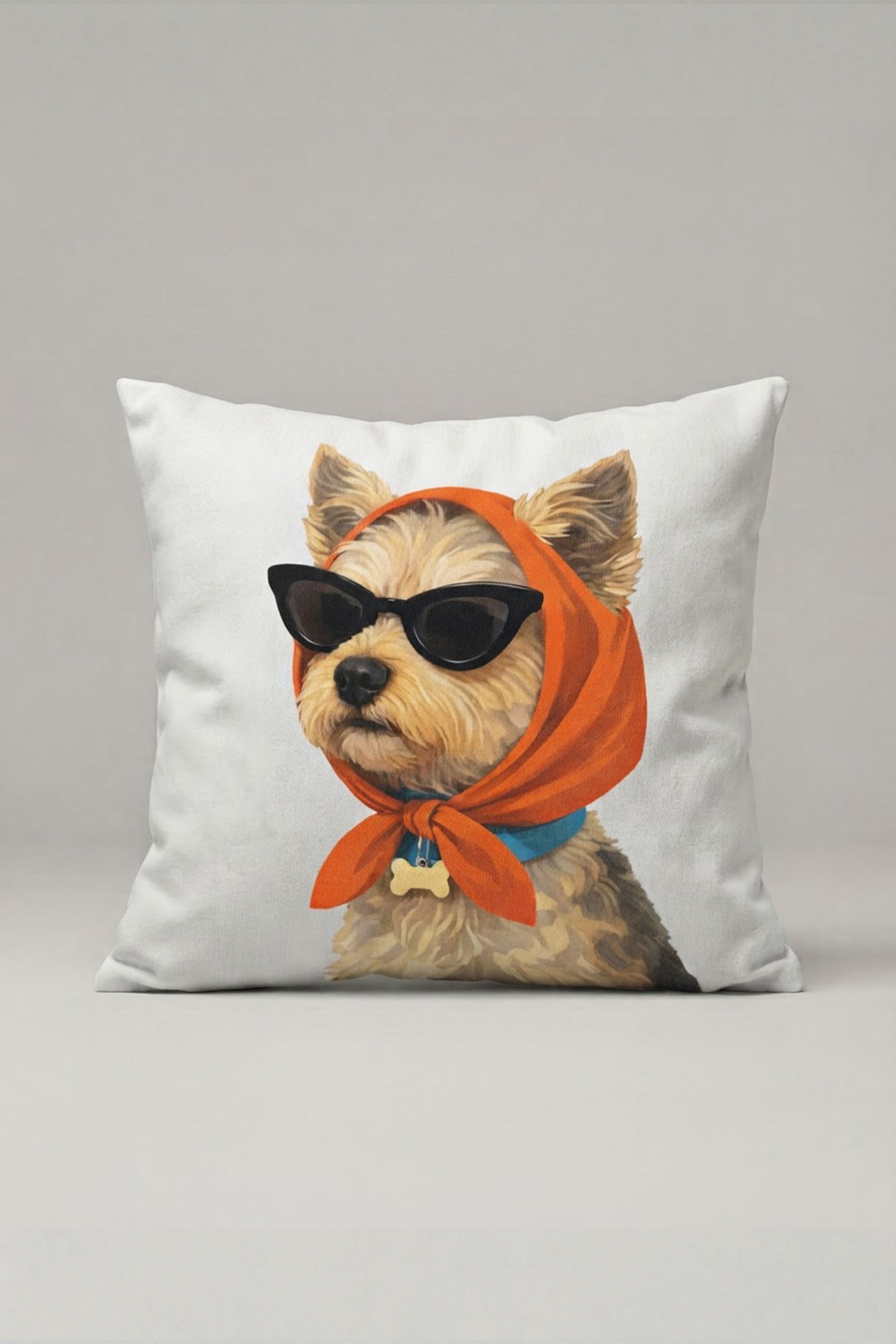 Gözlüklü ve Fularlı Kedi Desenli Kırlent Kılıfı 112 – Cool Cat Lady Tasarım 45x45 cm ürün görseli 1