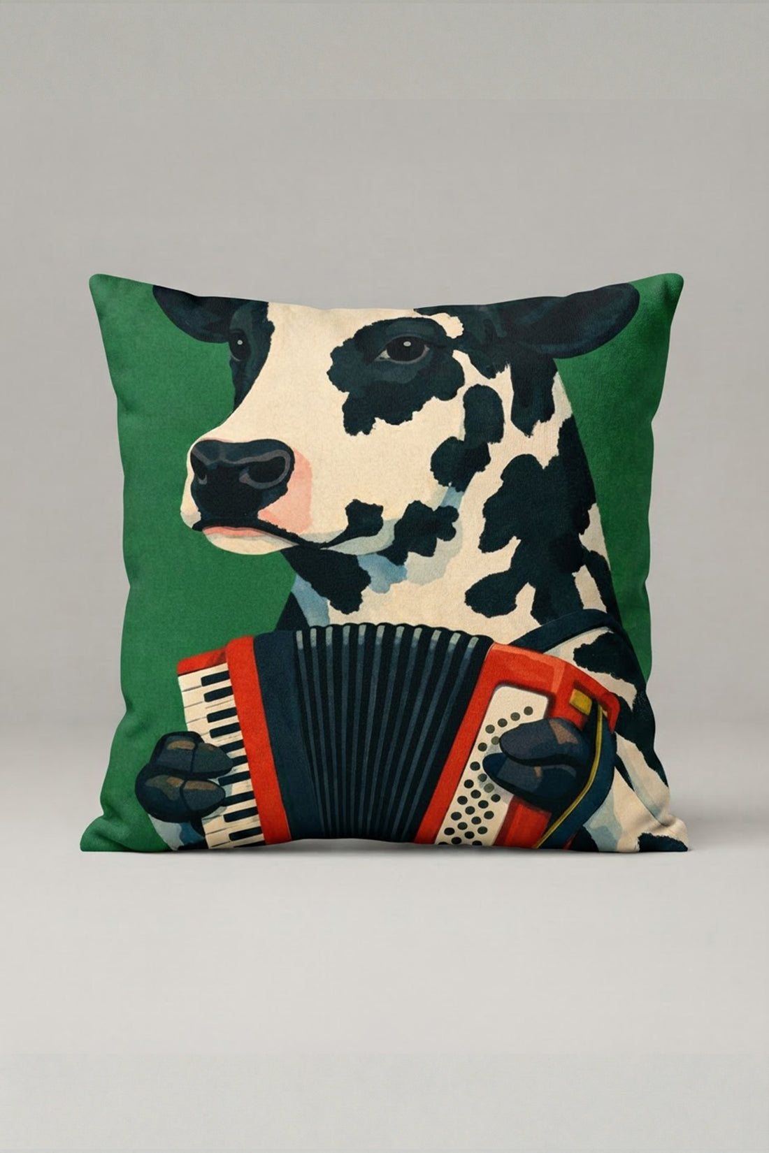 Akordeon Çalan İnek Desenli Kırlent Kılıfı 114 – Moo Music Tasarım 45x45 cm ürün görseli 1