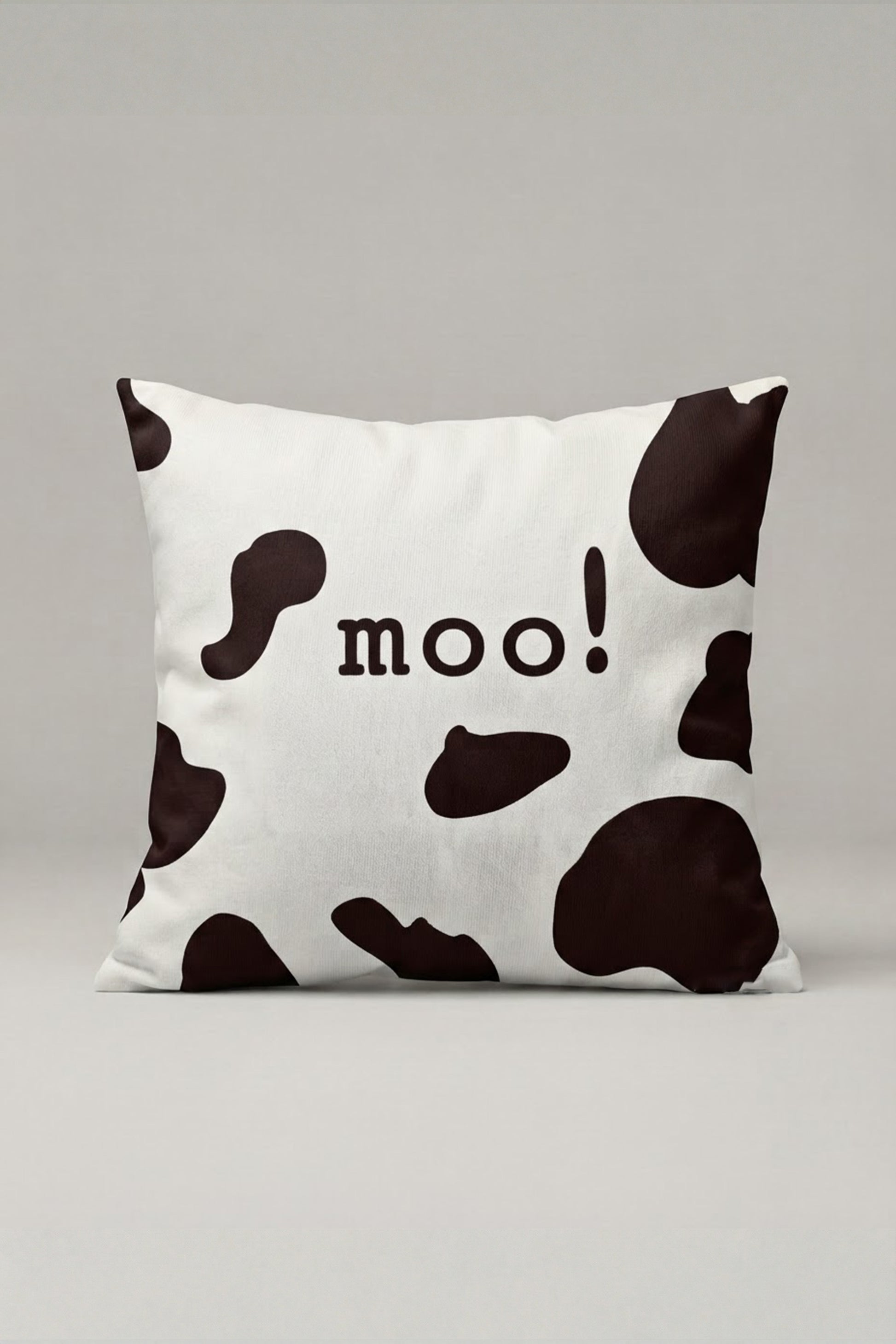 Siyah Beyaz İnek Benekli Moo Yazılı Kırlent Kılıfı 118 – Moo Pattern Tasarım 45x45 cm ürün görseli 1