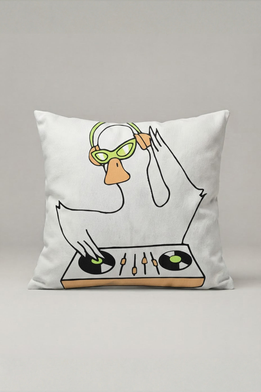 Mutfakta Yemek Yapan Kaz Desenli Kırlent Kılıfı 119 – Chef Goose Tasarım 45x45 cm ürün görseli 1
