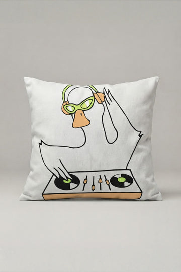 Mutfakta Yemek Yapan Kaz Desenli Kırlent Kılıfı 119 – Chef Goose Tasarım 45x45 cm ürün görseli 1