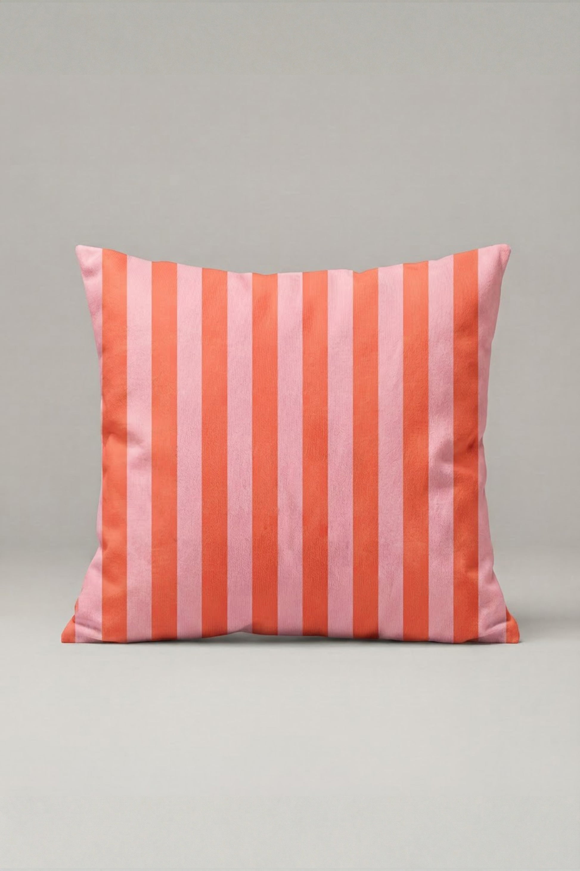 Mercan Pembe Dikey Çizgili Kırlent Kılıfı 127 – Coral Cabana Tasarım 45x45 cm ürün görseli 1
