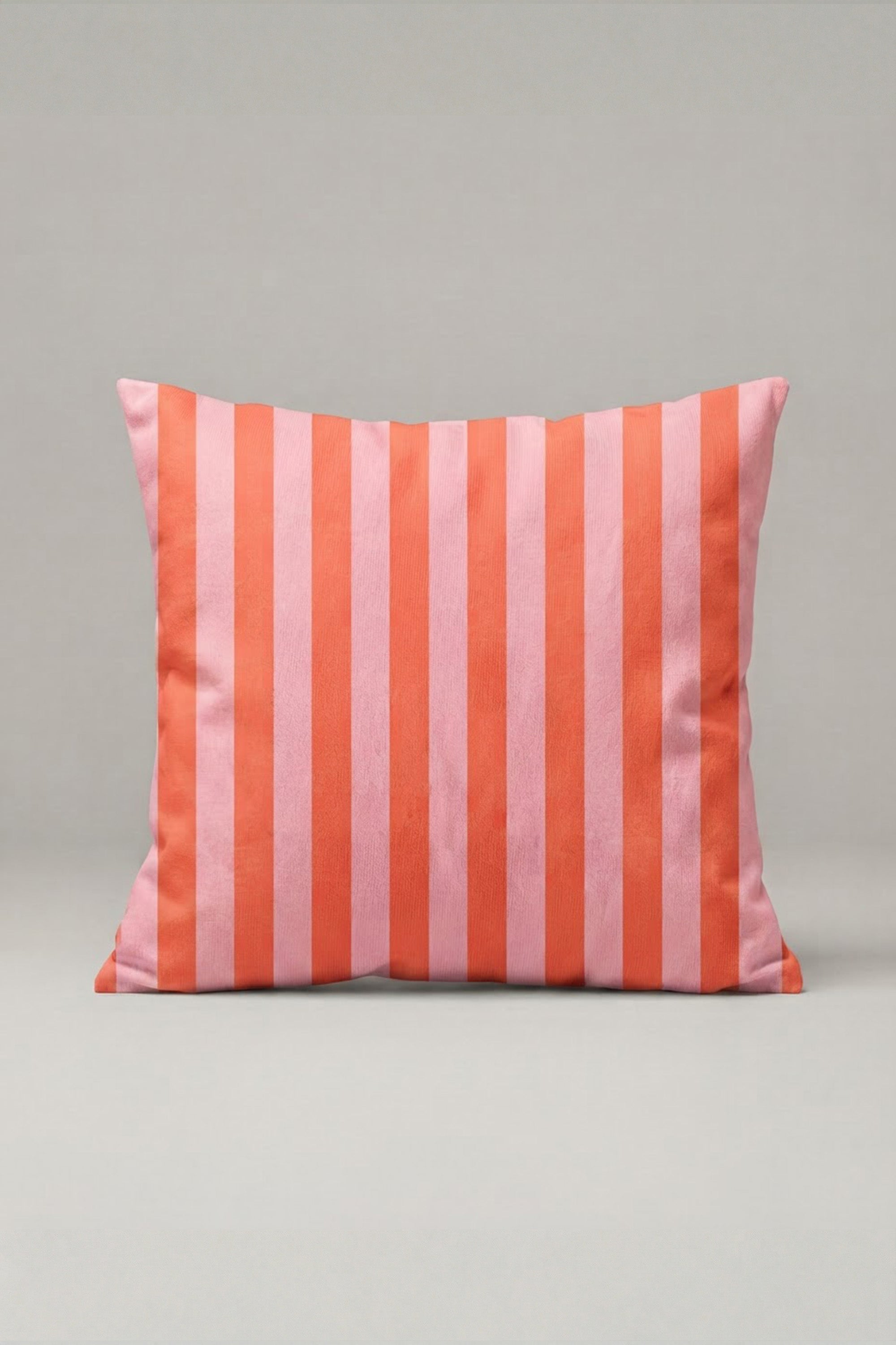 Mercan Pembe Dikey Çizgili Kırlent Kılıfı 127 – Coral Cabana Tasarım 45x45 cm ürün görseli 1