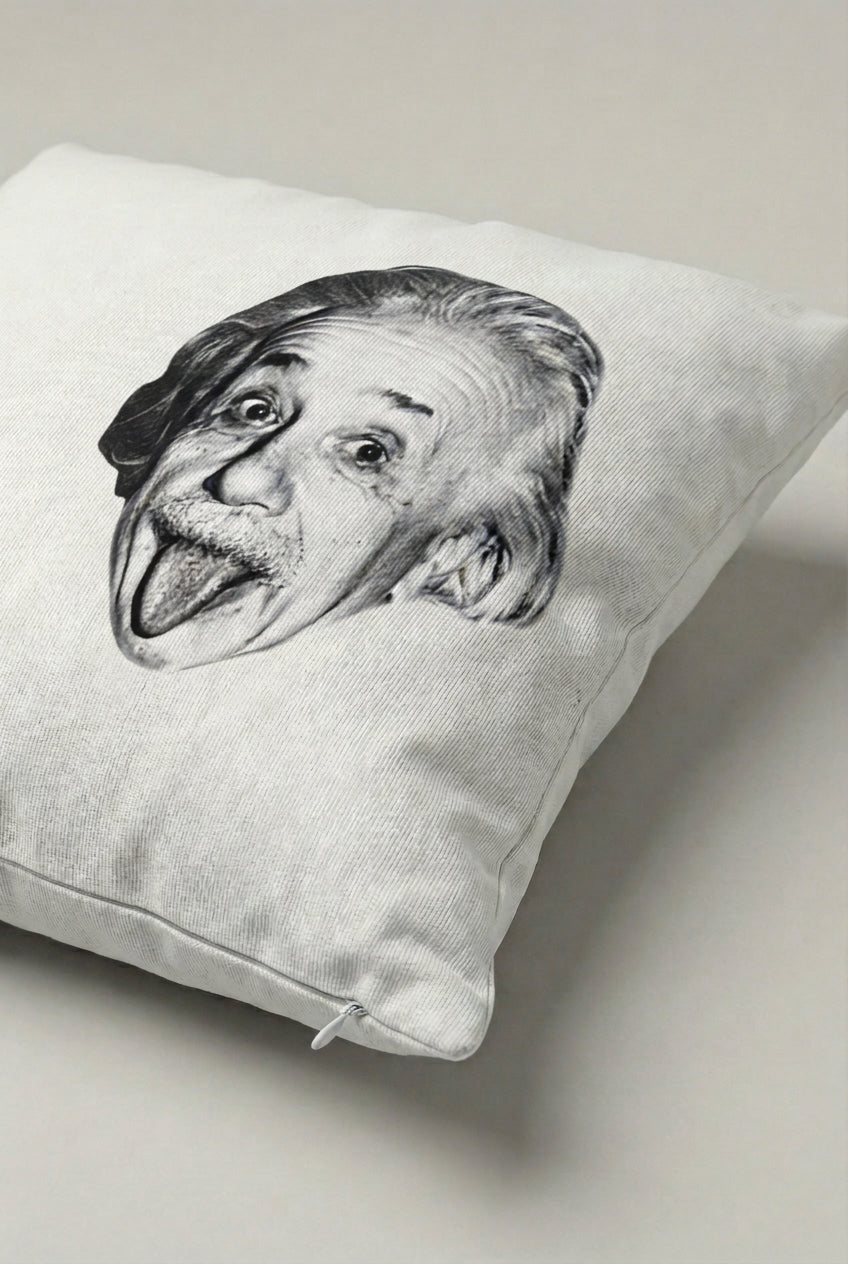 Albert Einstein Portreli Kırlent Kılıfı 137 – Genius Einstein Tasarım 45x45 cm ürün görseli 2