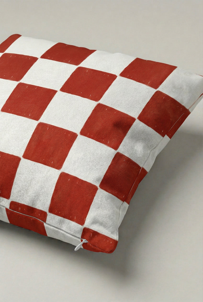 Kırmızı Krem Dama Desenli Kırlent Kılıfı 139 – Red Bistro Checker Tasarım 45x45 cm ürün görseli 2