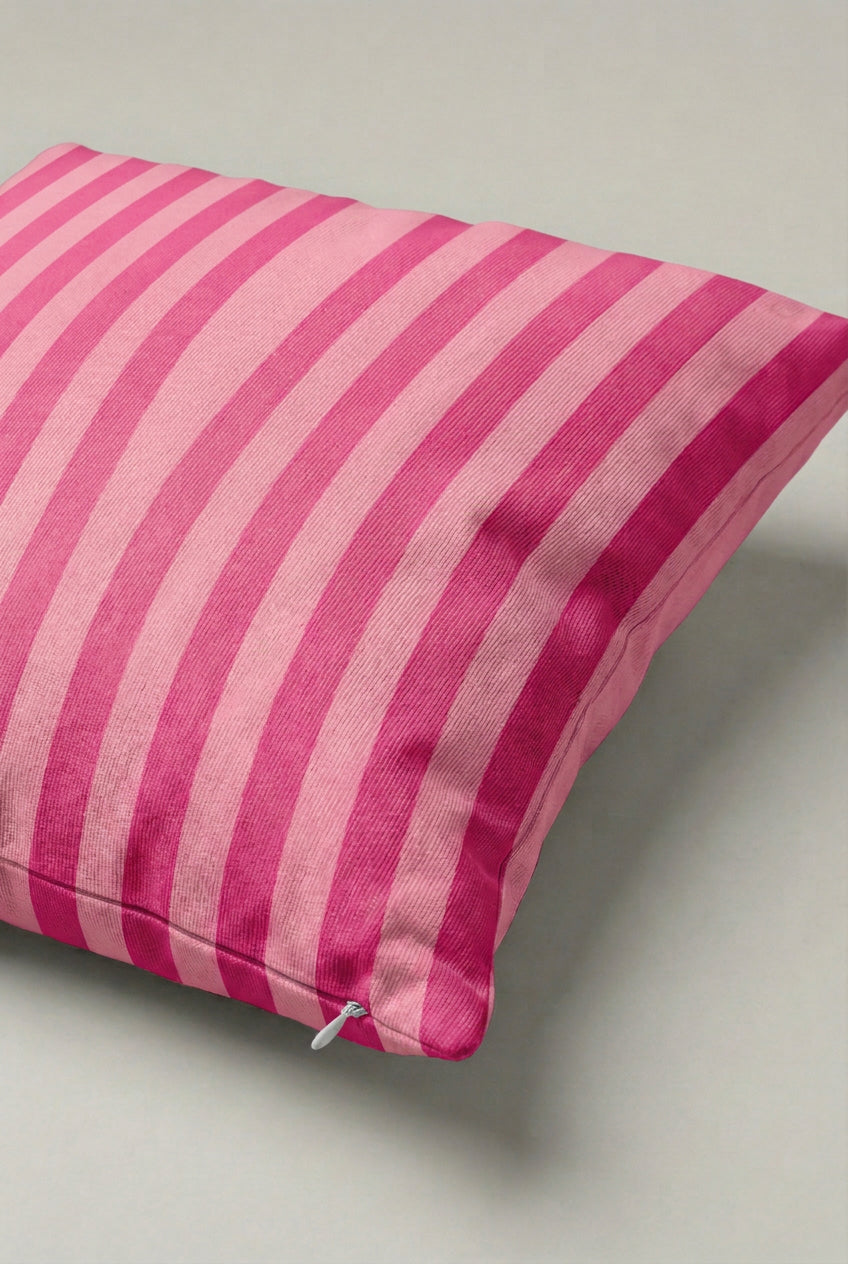 Fuşya Pembe Dikey Çizgili Kırlent Kılıfı 144 – Bold Pink Stripe Tasarım 45x45 cm ürün görseli 2