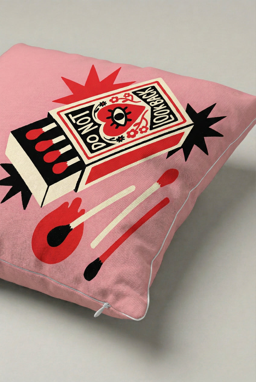 Pembe Zemin Kibrit Kutusu Desenli Kırlent Kılıfı 153 – Pink Love Match Tasarım 45x45 cm ürün görseli 2