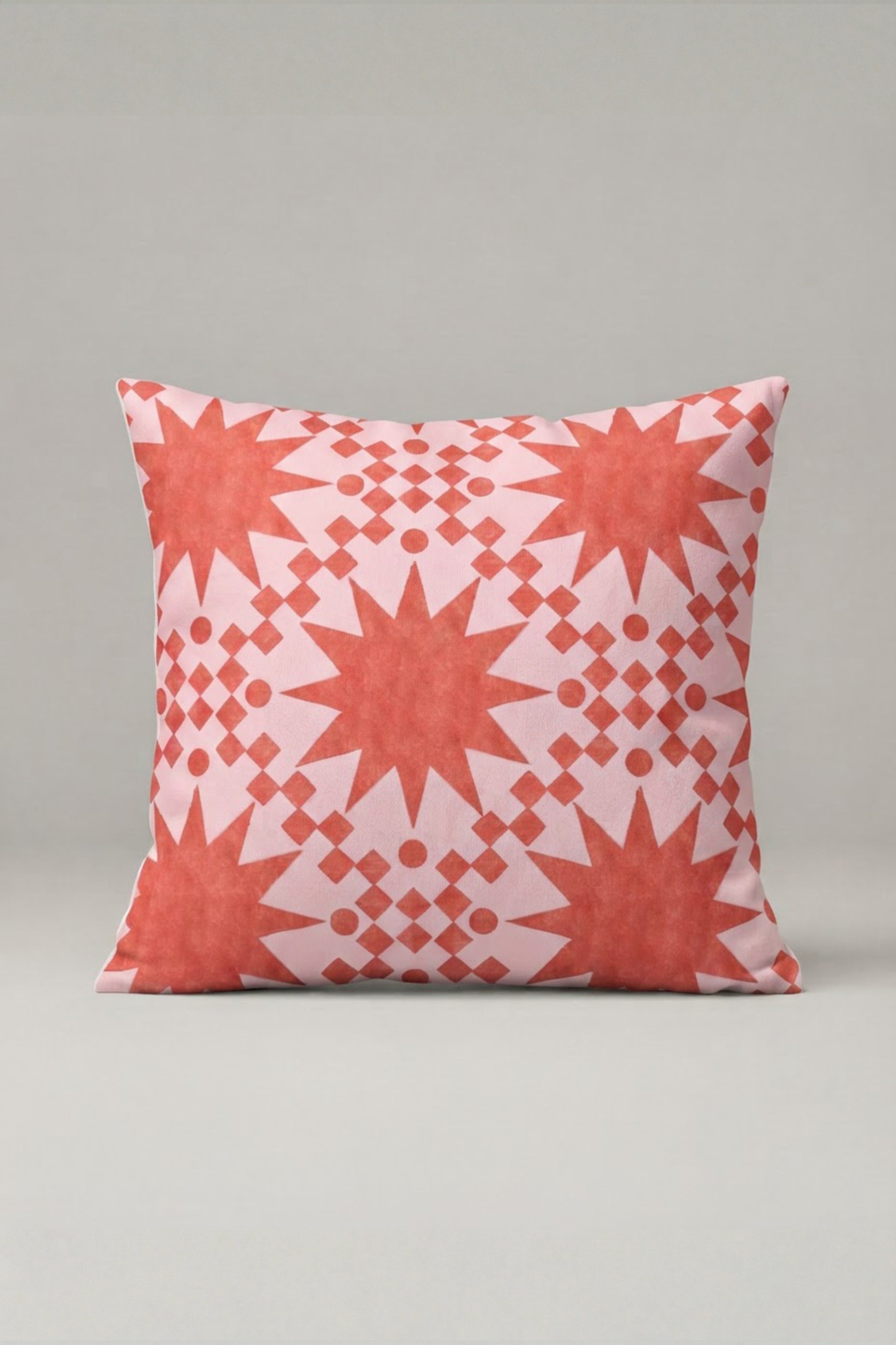 Mercan Pembe Geometrik Yıldız Desenli Kırlent Kılıfı 158 – Coral Star Mosaic Tasarım 45x45 cm ürün görseli 1
