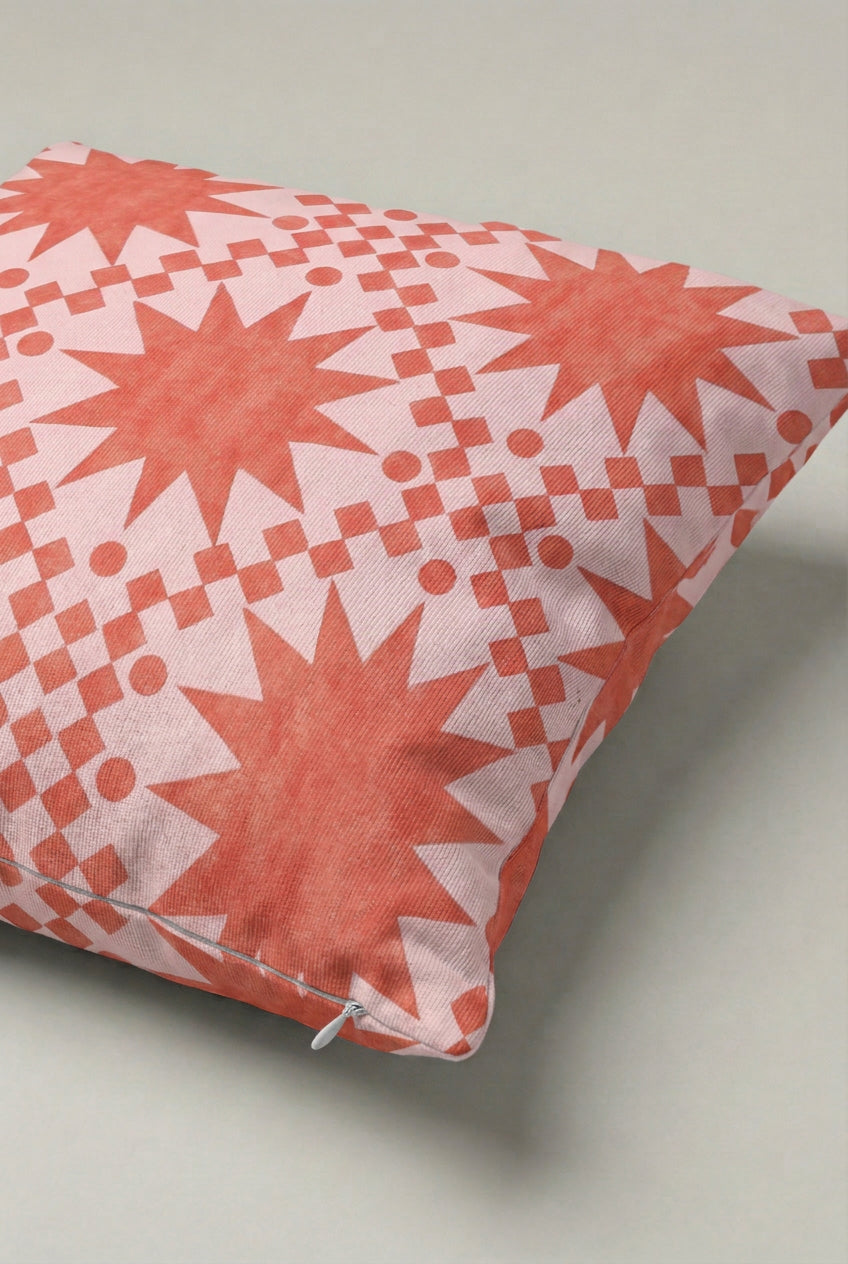 Mercan Pembe Geometrik Yıldız Desenli Kırlent Kılıfı 158 – Coral Star Mosaic Tasarım 45x45 cm ürün görseli 2