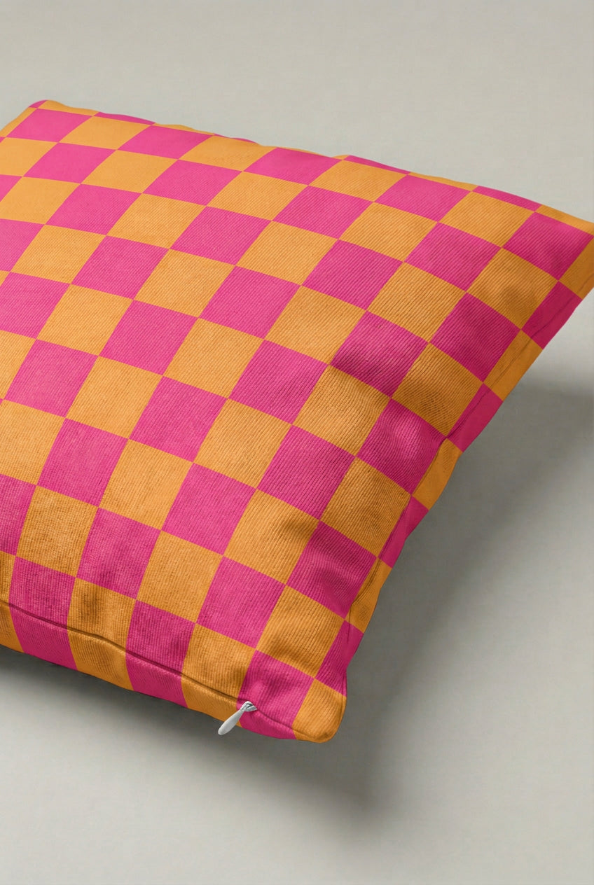 Fuşya Turuncu Dama Desenli Kırlent Kılıfı 161 – Candy Checker Tasarım 45x45 cm ürün görseli 2