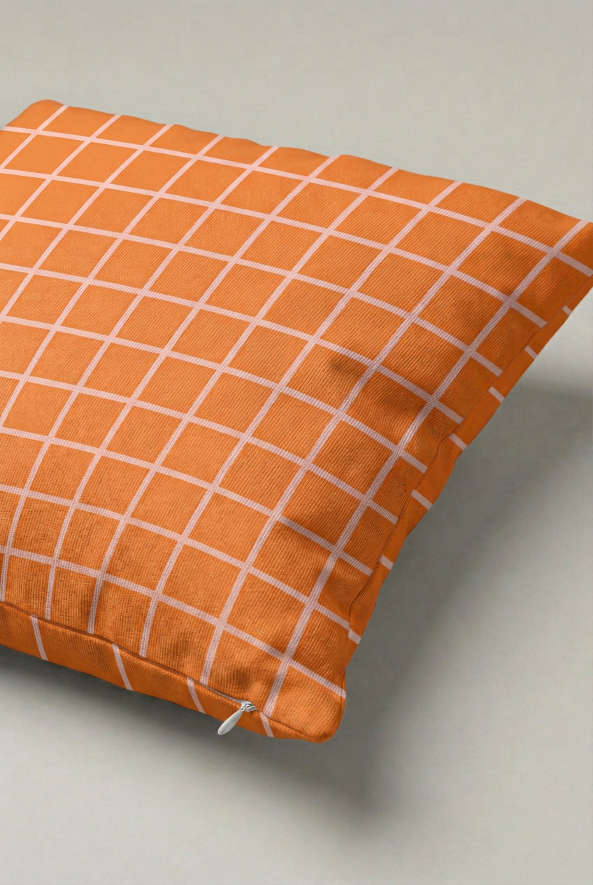 Turuncu Beyaz Kareli Kırlent Kılıfı 165 – Tangerine Grid Tasarım 45x45 cm ürün görseli 2