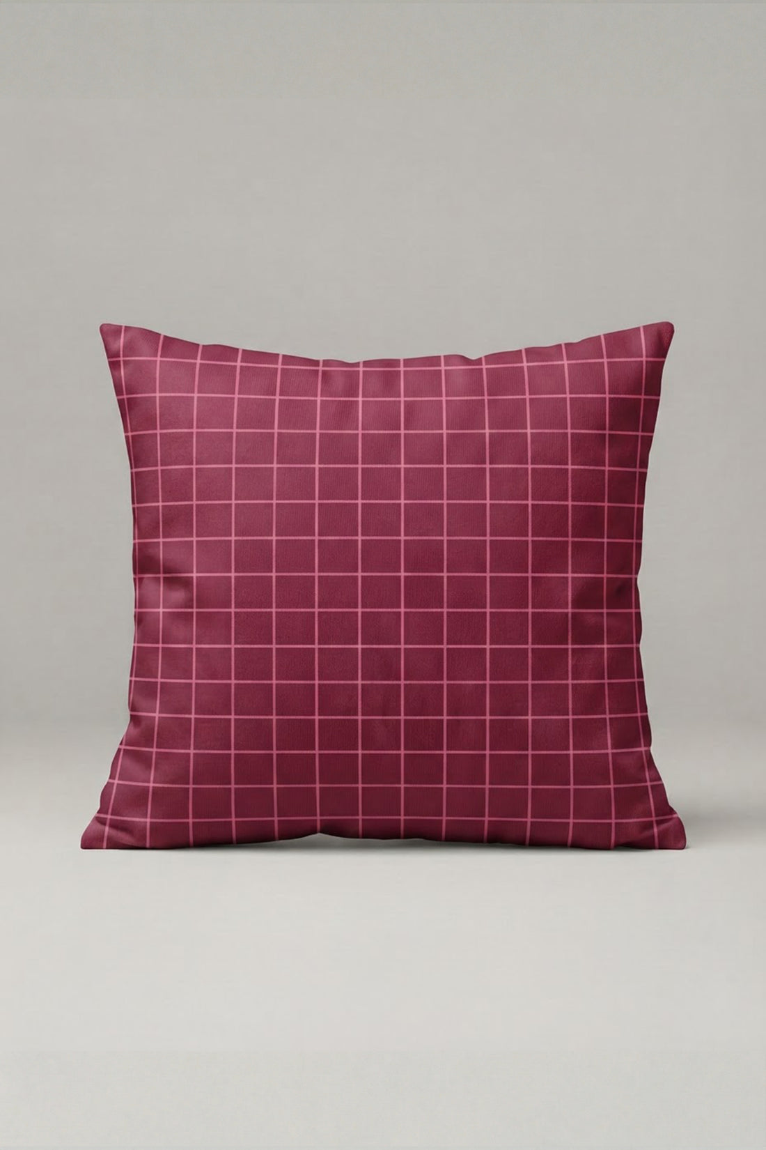 Bordo İnce Kareli Kırlent Kılıfı 173 – Burgundy Grid Tasarım 45x45 cm ürün görseli 1