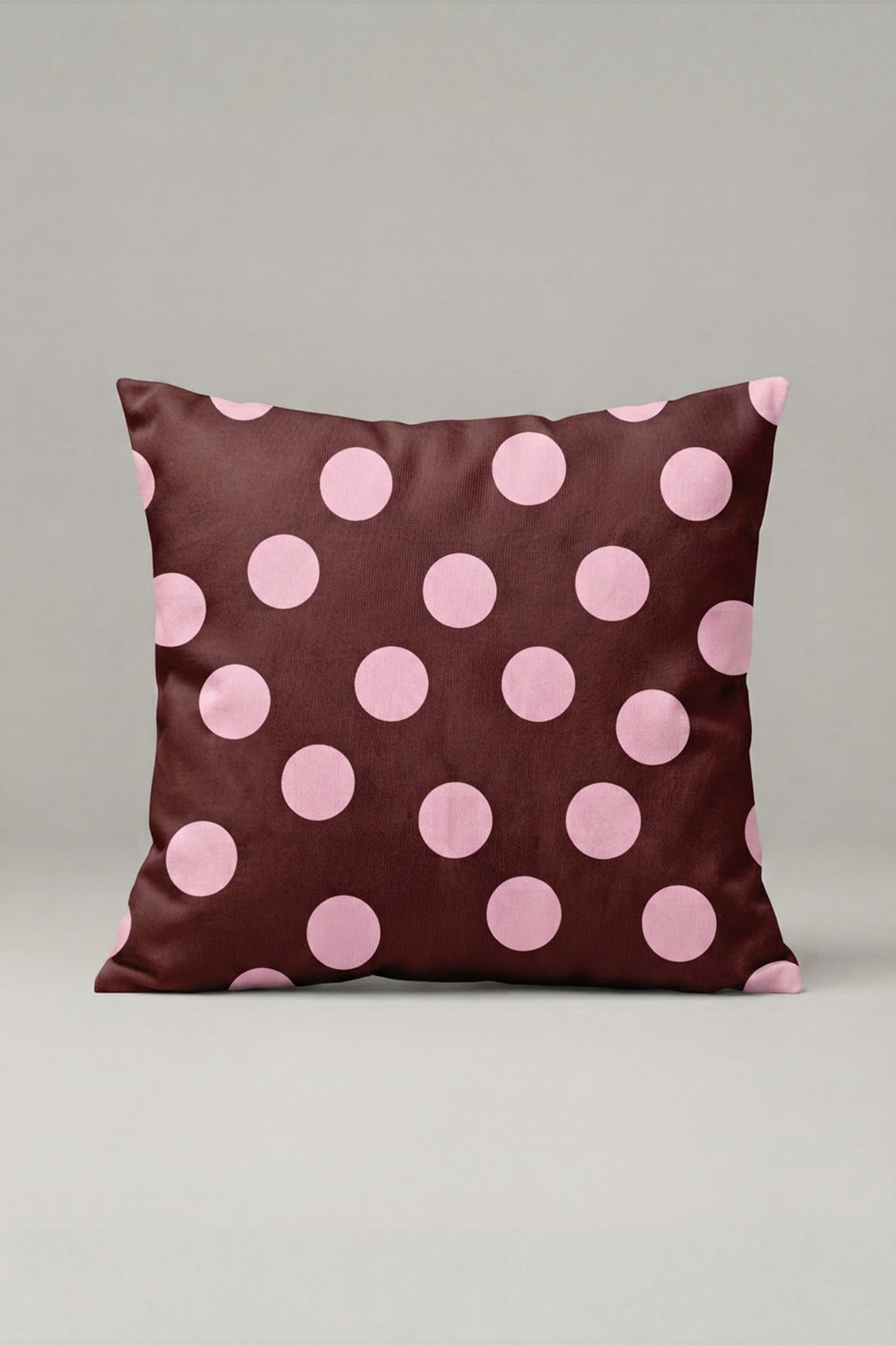 Kahverengi Pembe Puantiyeli Kırlent Kılıfı 179 – Cocoa Pink Dots Tasarım 45x45 cm ürün görseli 1