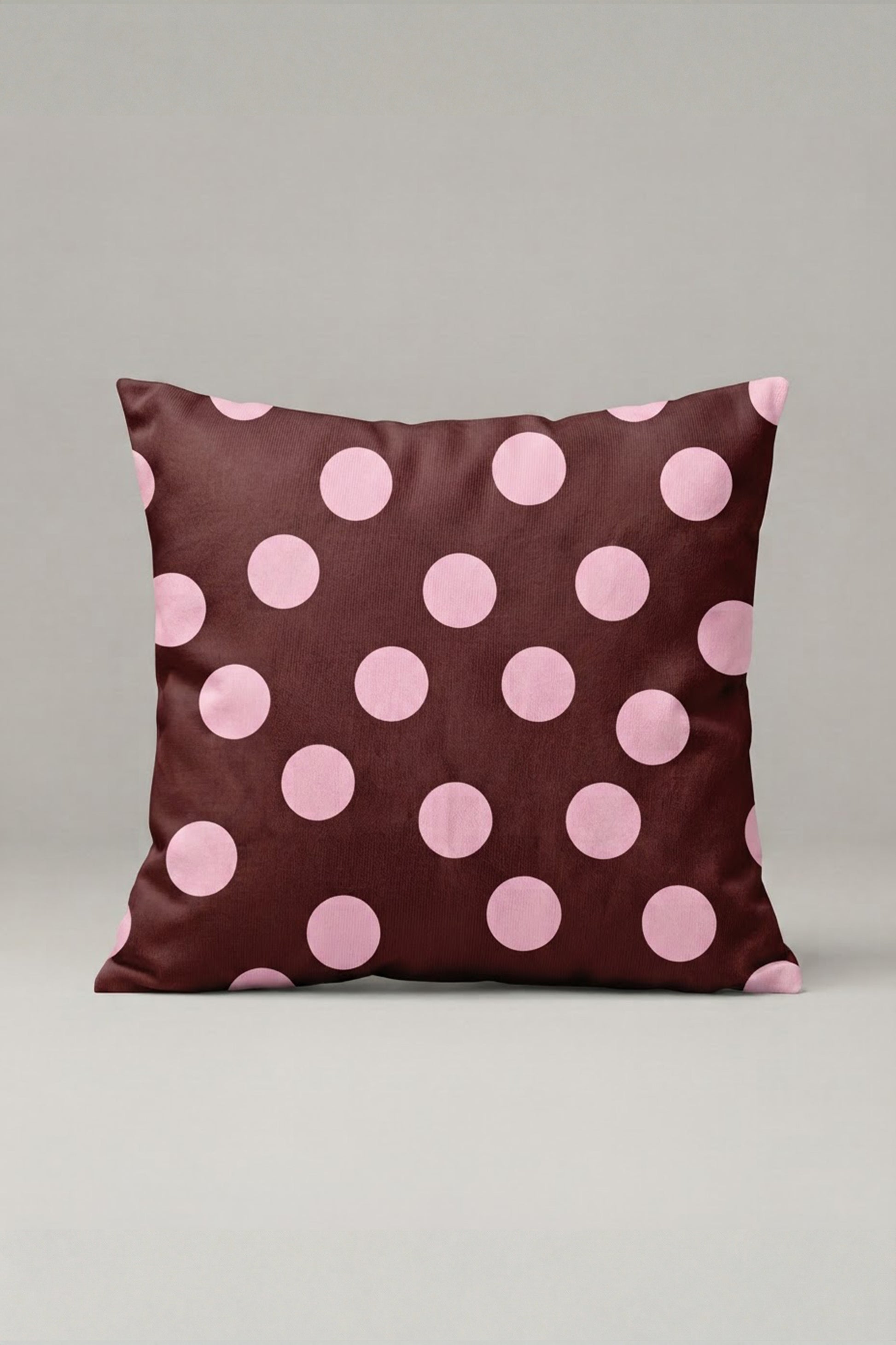 Kahverengi Pembe Puantiyeli Kırlent Kılıfı 179 – Cocoa Pink Dots Tasarım 45x45 cm ürün görseli 1