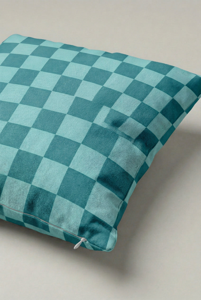 Turkuaz Koyu Mavi Dama Desenli Kırlent Kılıfı 182 – Aqua Checker Tasarım 45x45 cm ürün görseli 2