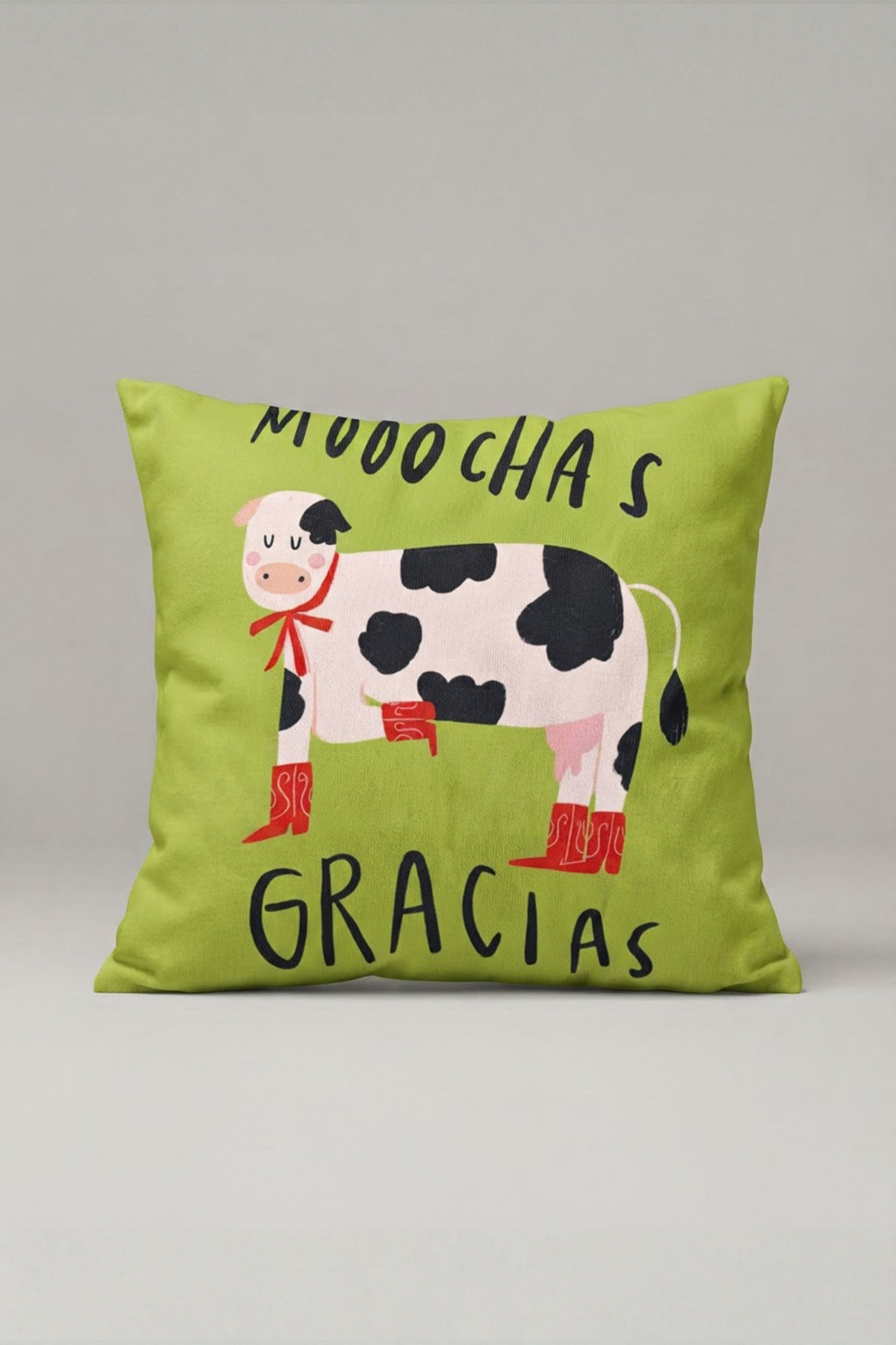 Yeşil Zemin İnek ve Gracias Yazılı Kırlent Kılıfı 185 – Gracias Cow Tasarım 45x45 cm ürün görseli 1