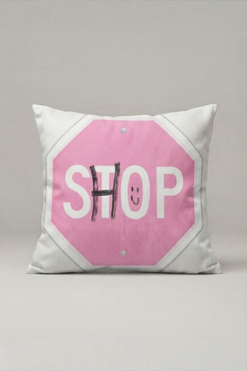 Pembe Stop Tabelası Desenli Kırlent Kılıfı 186 – Pink Stop Sign Tasarım 45x45 cm ürün görseli 1
