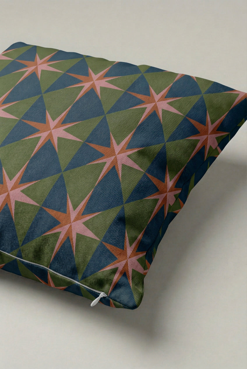 Koyu Yeşil Renkli Geometrik Desenli Kırlent Kılıfı 187 – Prism Geometry Tasarım 45x45 cm ürün görseli 2