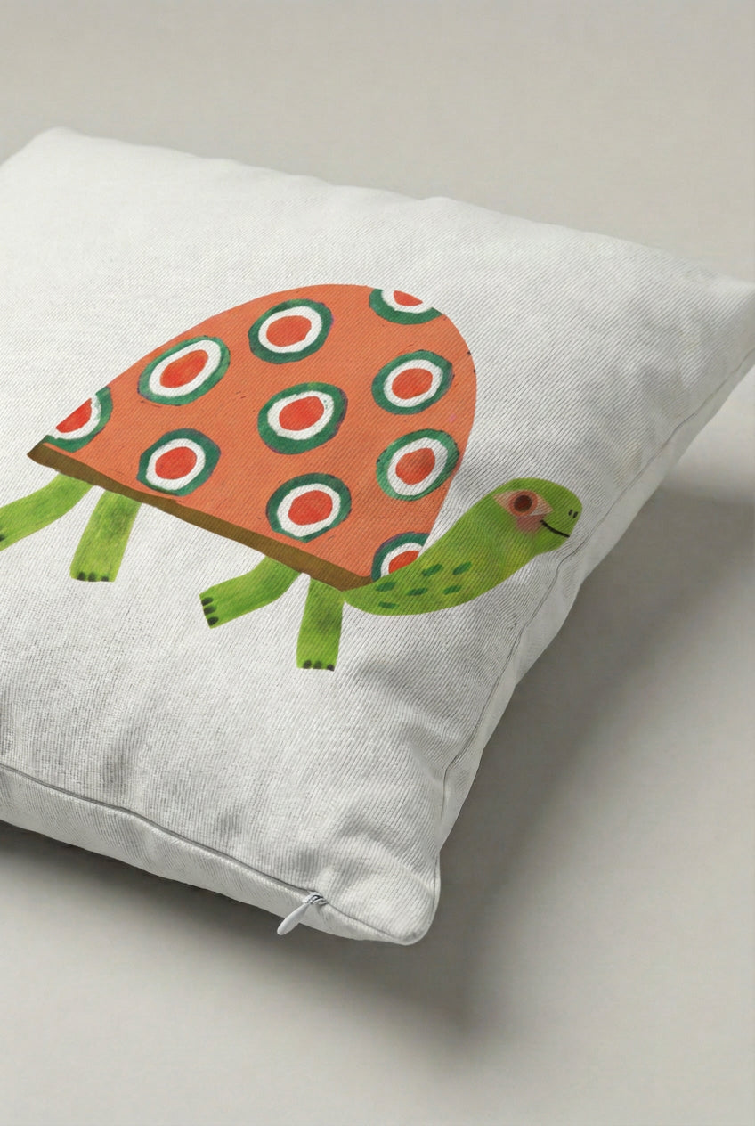 Sevimli Turuncu Kabuklu Kaplumbağa Desenli Kırlent Kılıfı 191 – Orange Shell Turtle Tasarım 45x45 cm ürün görseli 2