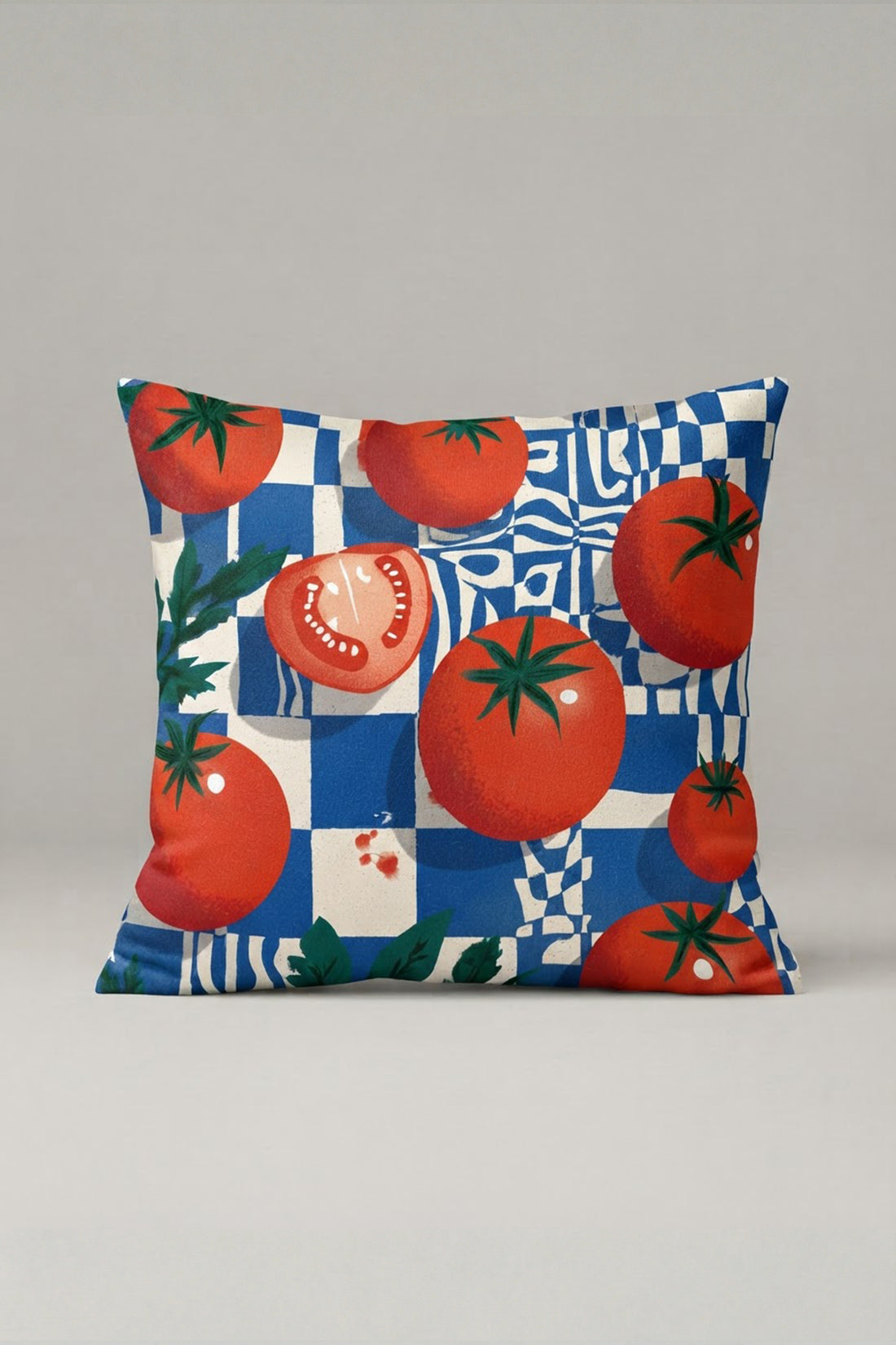 Mavi Beyaz Desenli Kırmızı Domatesli Kırlent Kılıfı 192 – Mediterranean Tomato Tasarım 45x45 cm ürün görseli 1