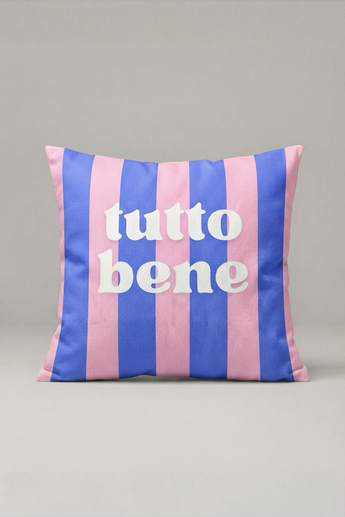 Pembe Mavi Çizgili Tutto Bene Yazılı Kırlent Kılıfı 197 – Tutto Bene Stripe Tasarım 45x45 cm ürün görseli 1