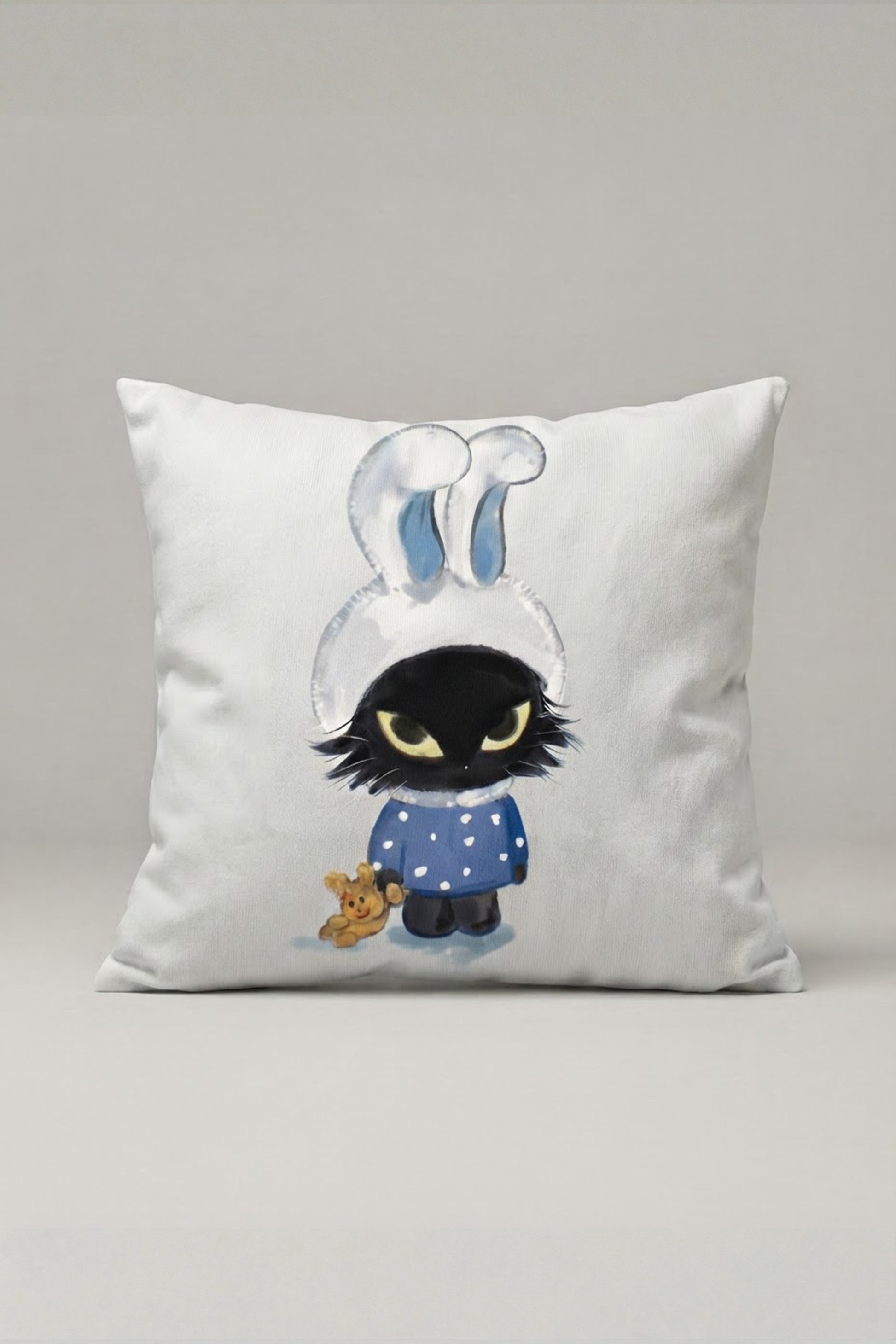Sevimli Siyah Tavşan Karakterli Kırlent Kılıfı 202 – Midnight Bunny Tasarım 45x45 cm ürün görseli 1