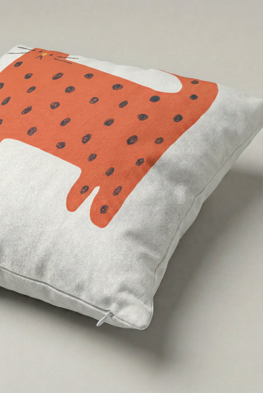 Turuncu Sevimli Köpek Desenli Kırlent Kılıfı 220 – Orange Spot Dog Tasarım 45x45 cm ürün görseli 2