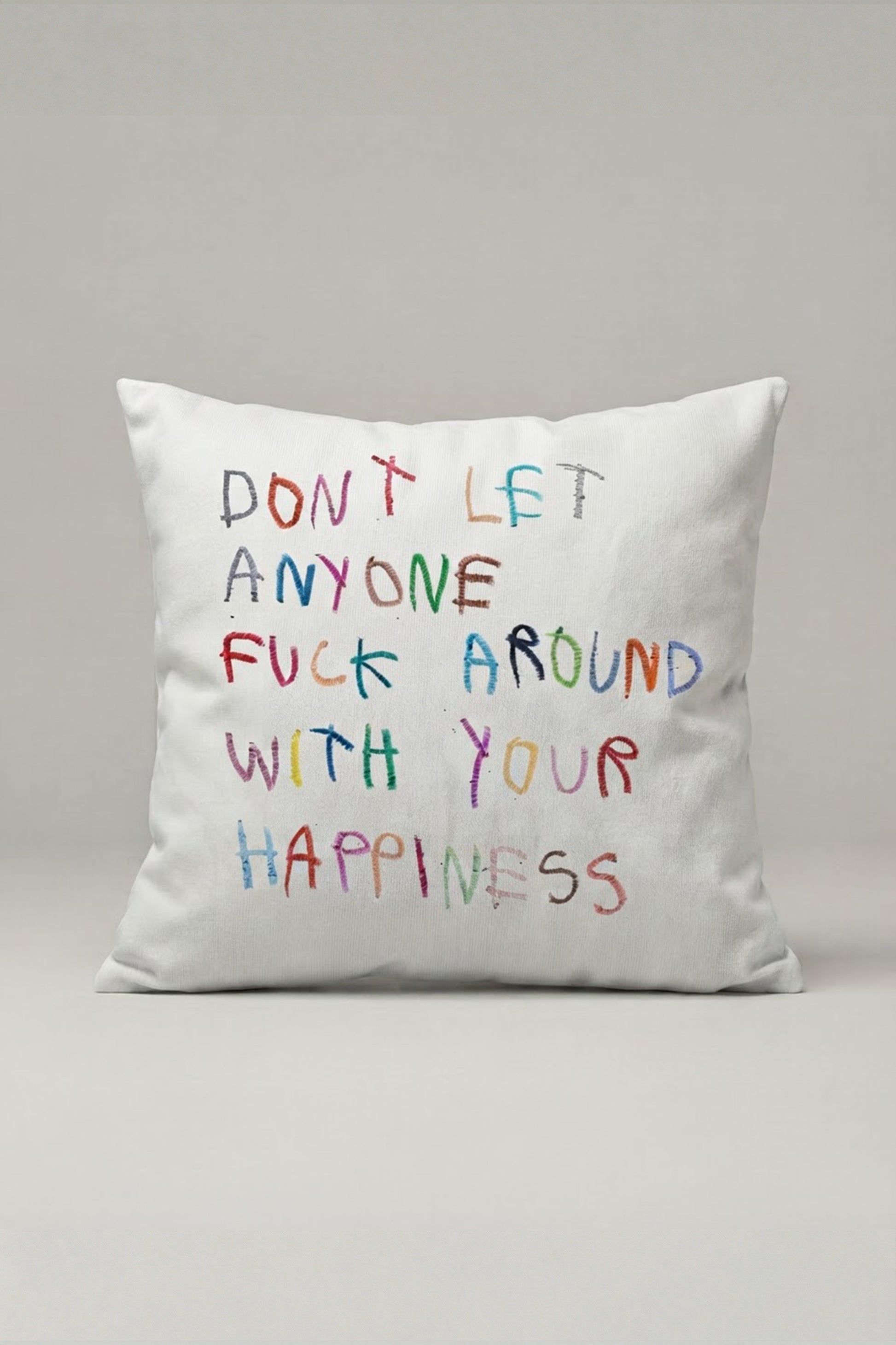 Renkli El Yazılı Mutluluk Mesajlı Kırlent Kılıfı 224 – Happiness Rules Tasarım 45x45 cm ürün görseli 1