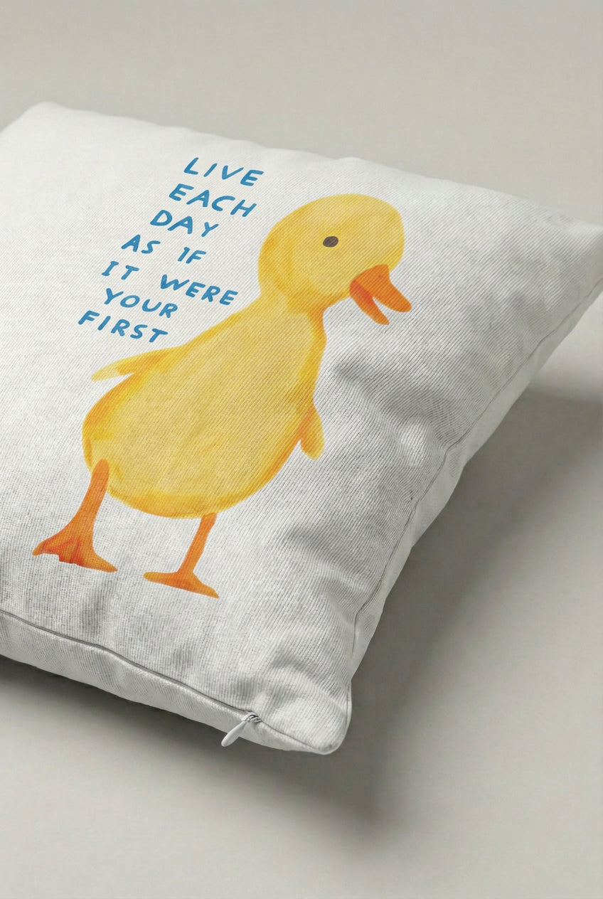 Sarı Ördek ve Motivasyon Yazılı Kırlent Kılıfı 230 – First Step Duck Tasarım 45x45 cm ürün görseli 2