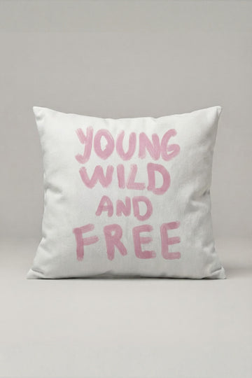 Young Wild And Free Yazılı Kırlent Kılıfı 242 – Wild And Free Tasarım 45x45 cm ürün görseli 1